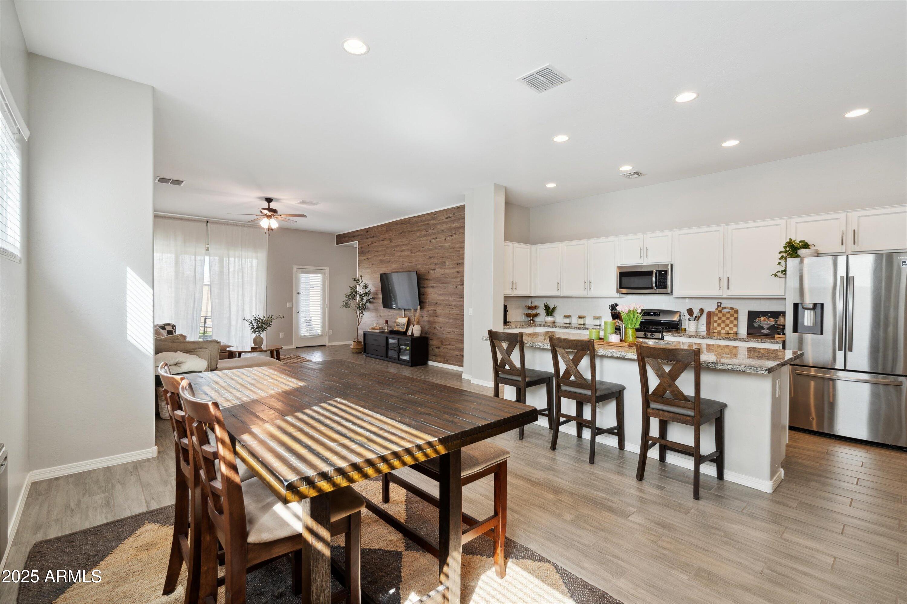 460 W GLACIER BAY Drive