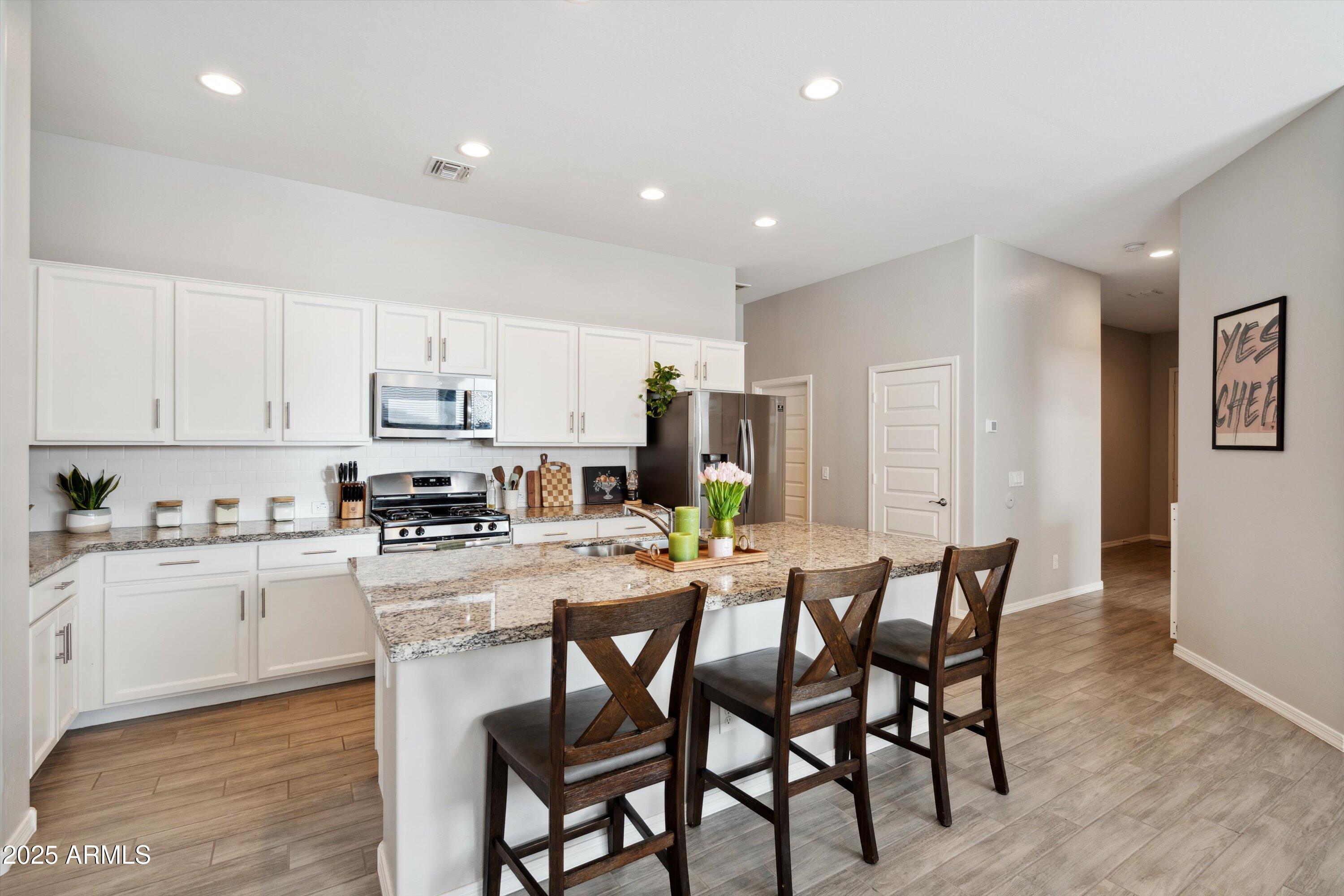 460 W GLACIER BAY Drive