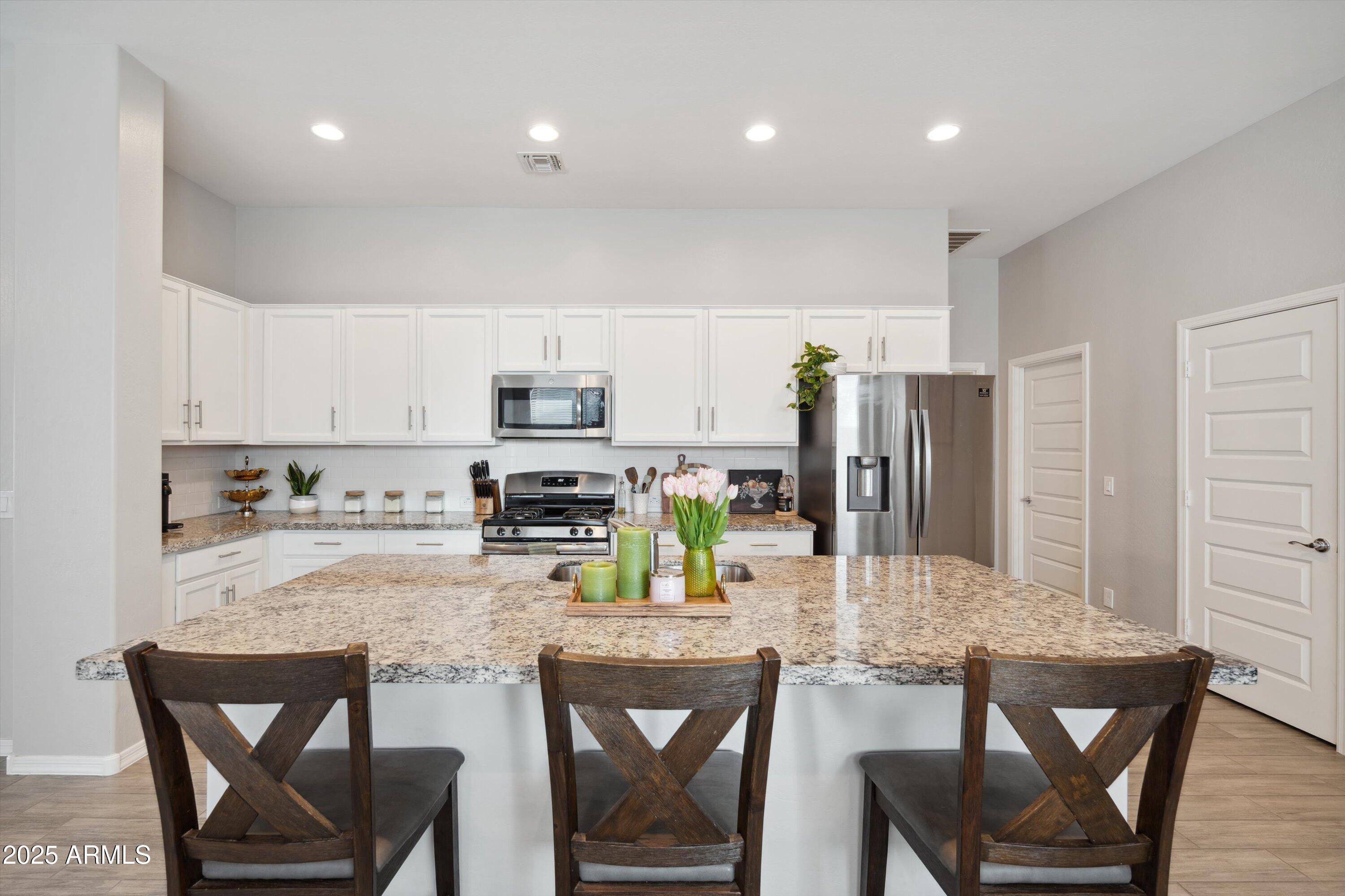 460 W GLACIER BAY Drive