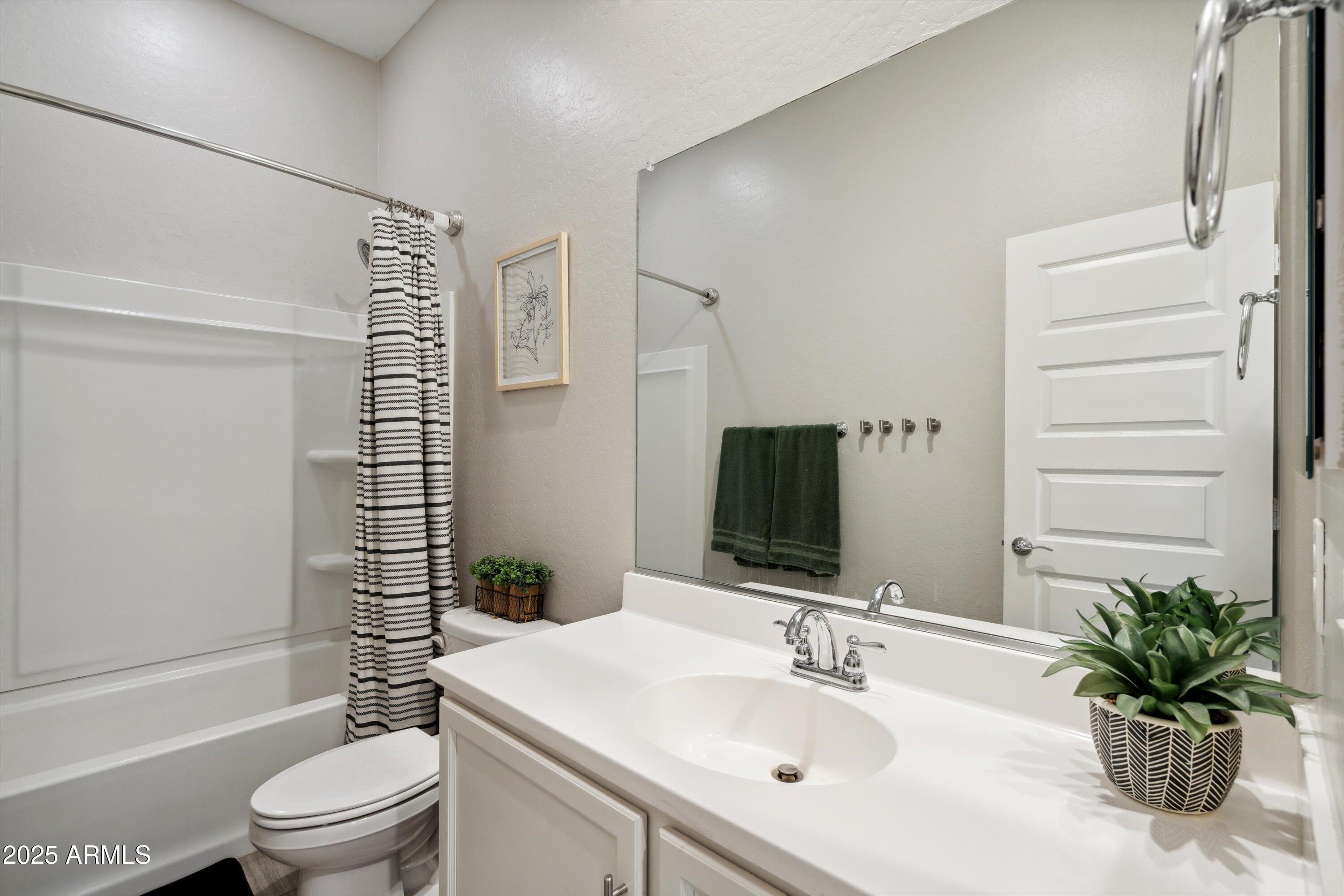 460 W GLACIER BAY Drive