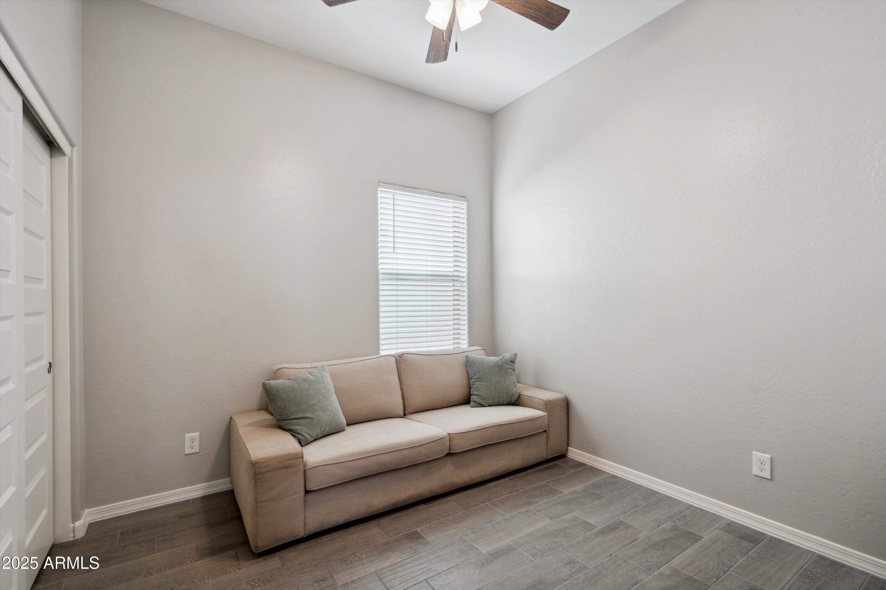 460 W GLACIER BAY Drive