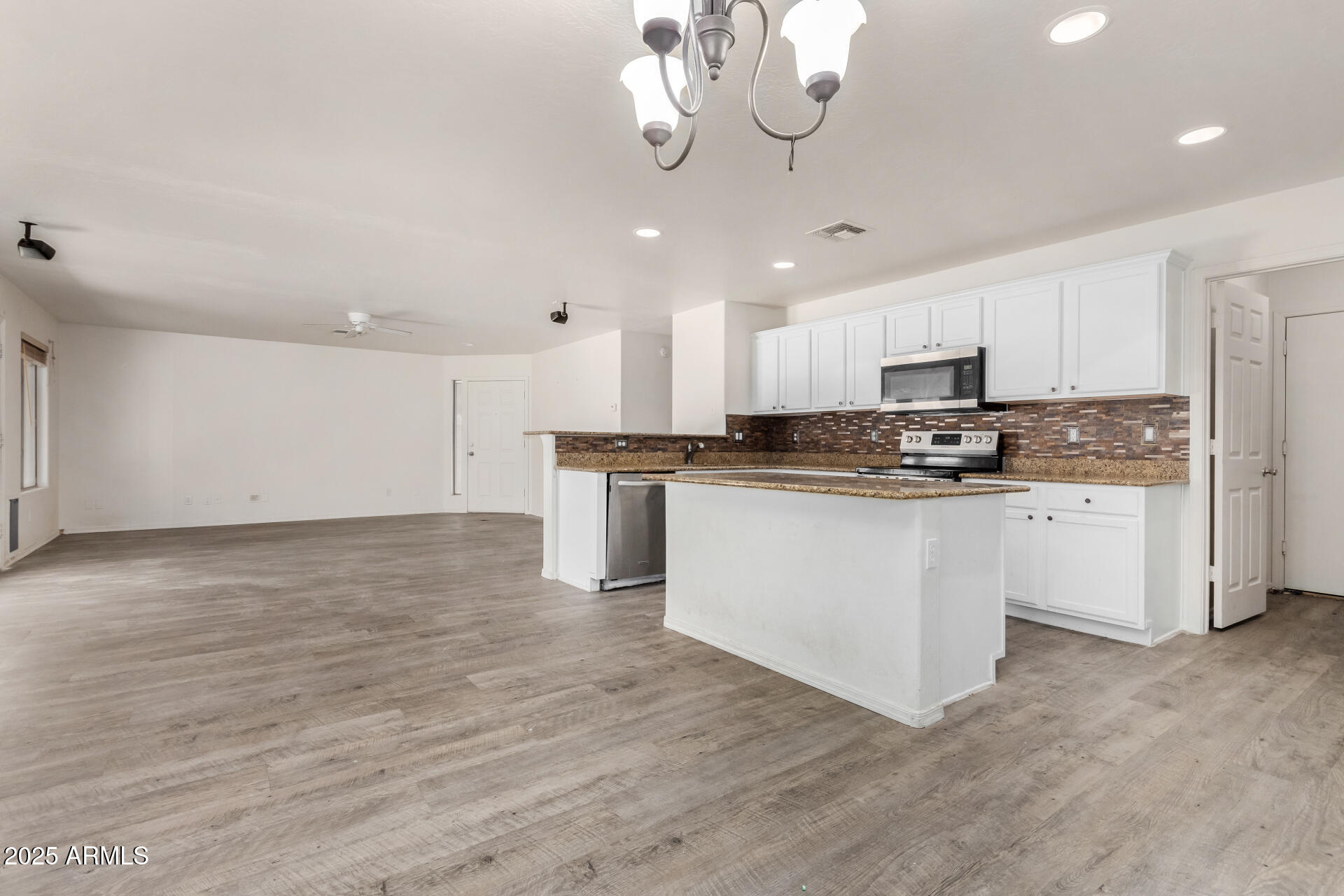 42311 W BUNKER Drive