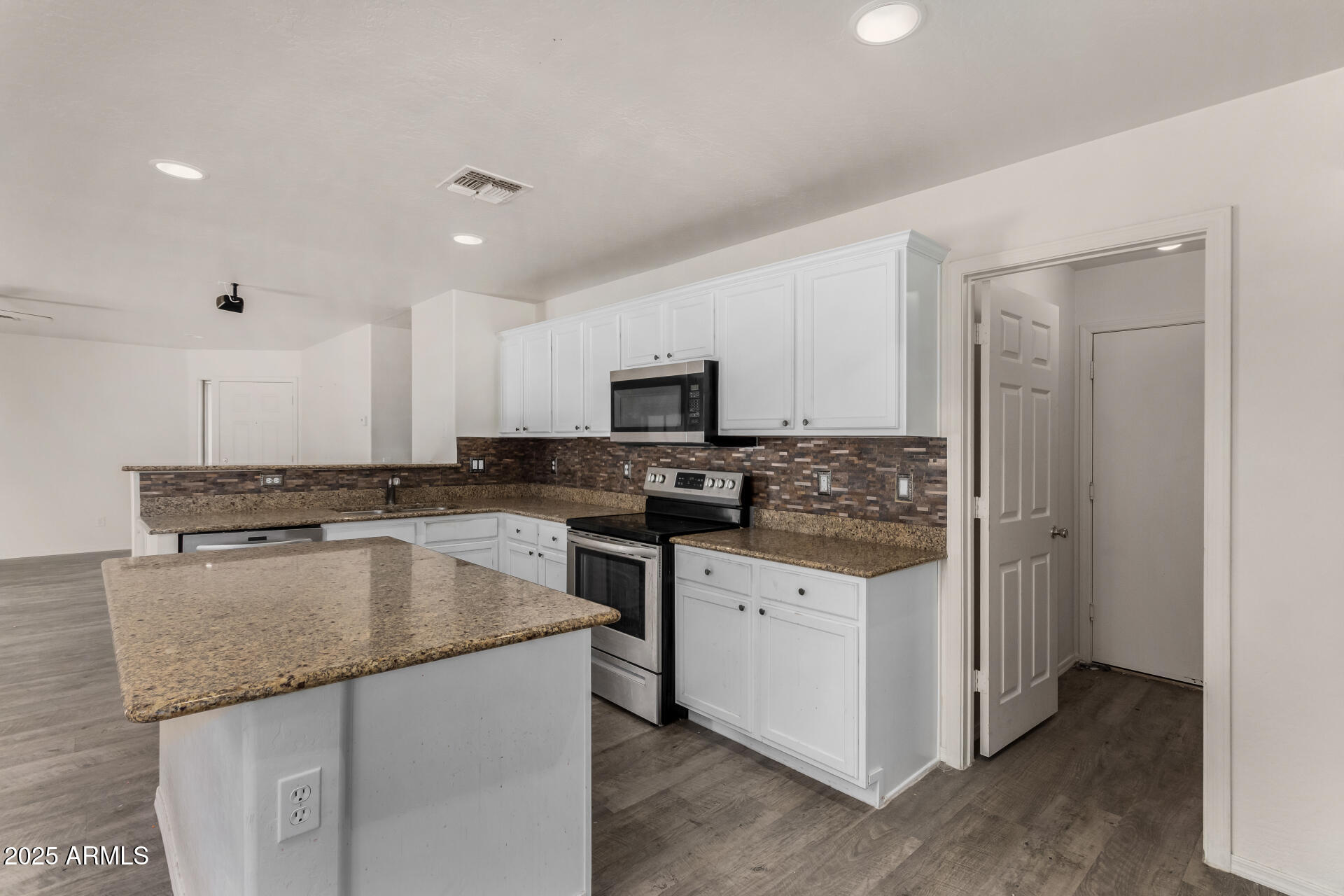 42311 W BUNKER Drive