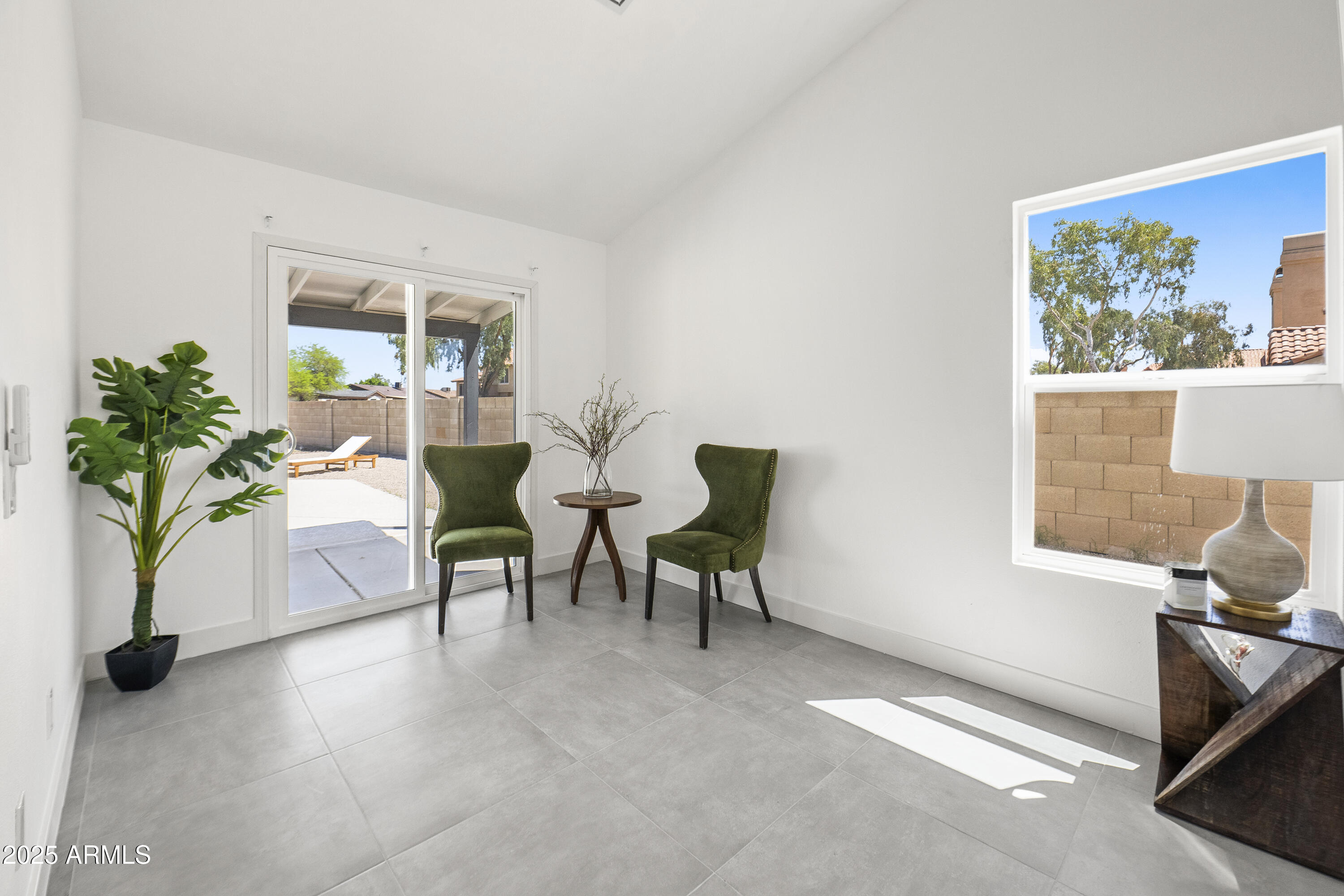 10202 W COOLIDGE Street