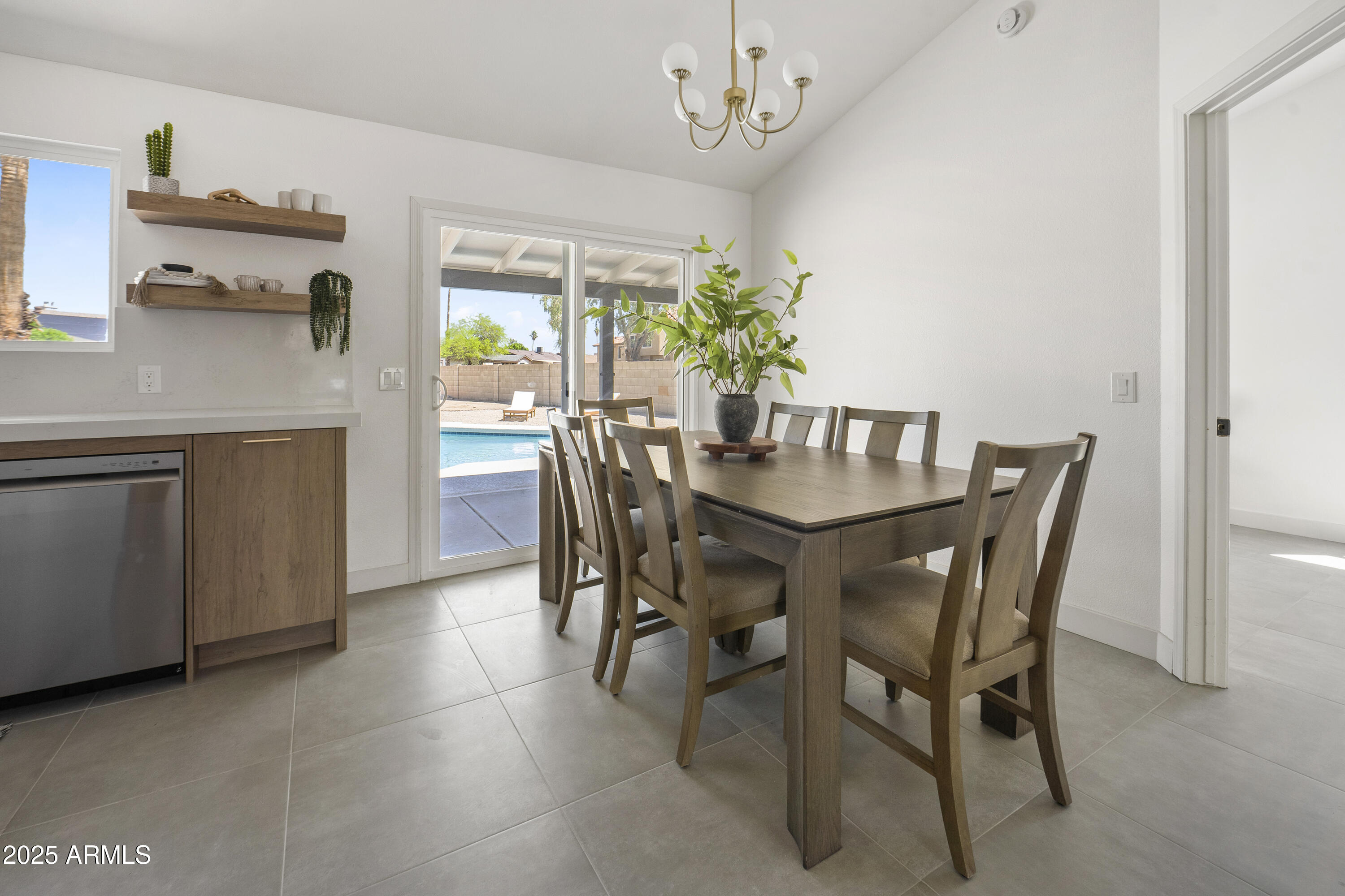 10202 W COOLIDGE Street