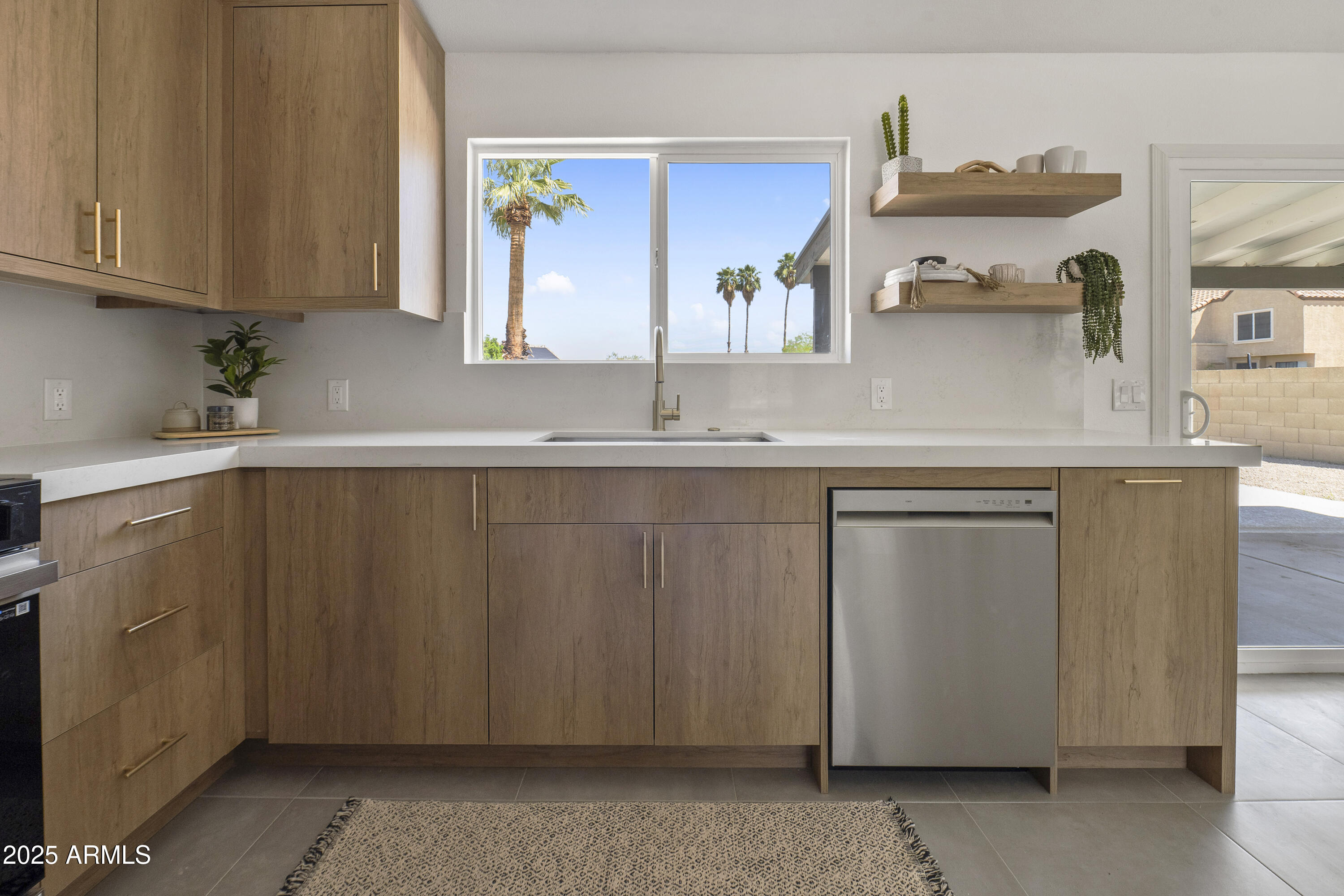 10202 W COOLIDGE Street