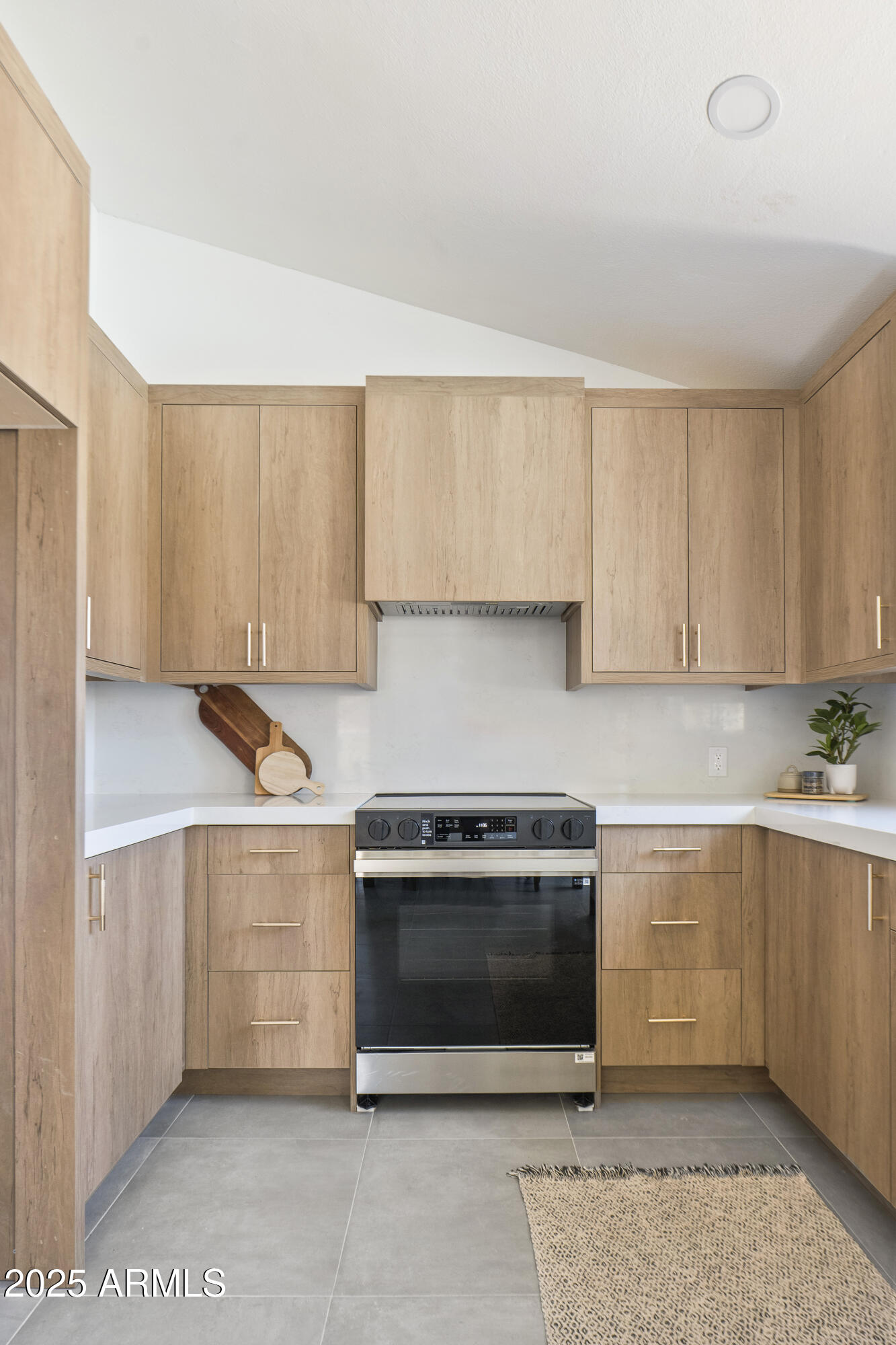 10202 W COOLIDGE Street