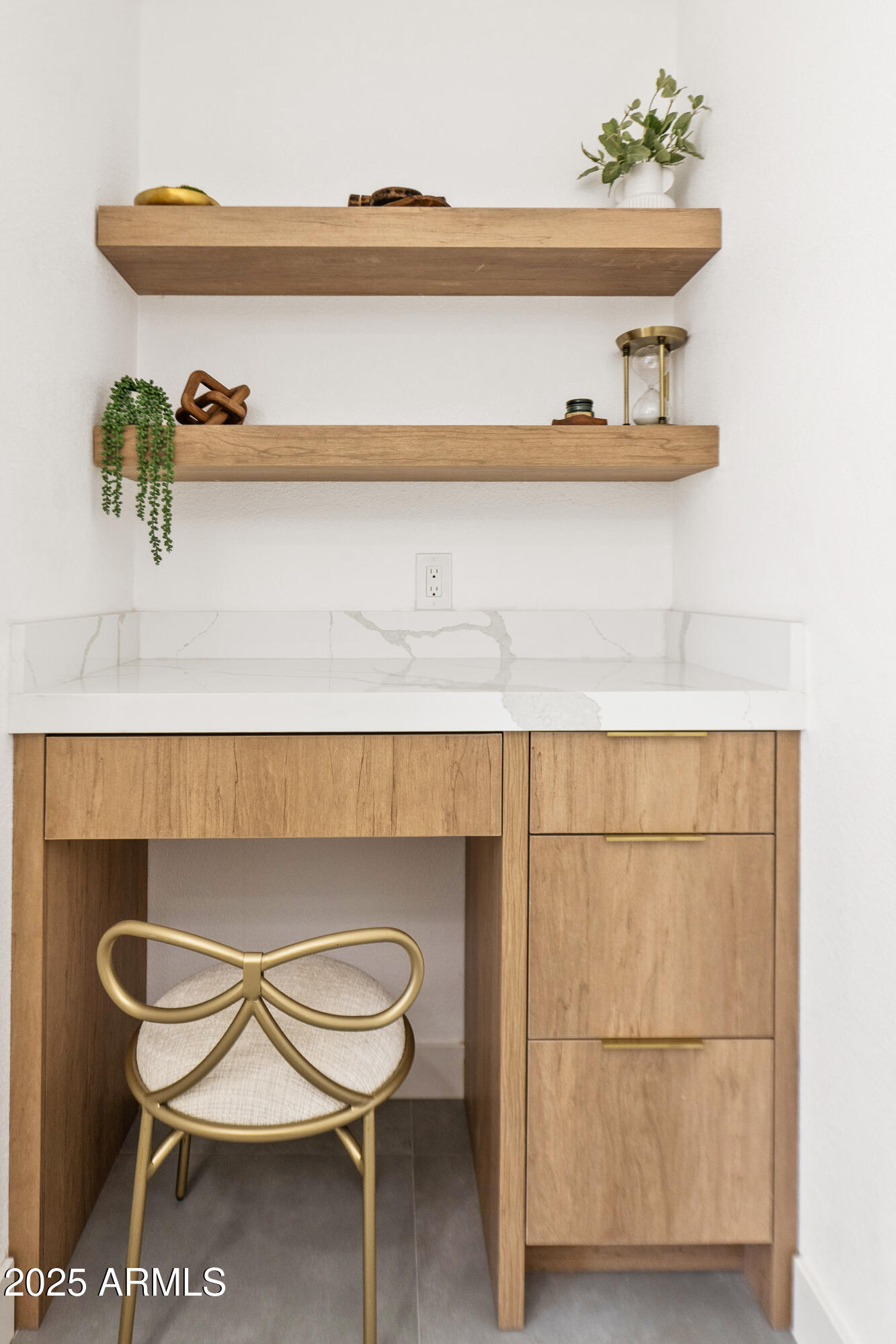 10202 W COOLIDGE Street