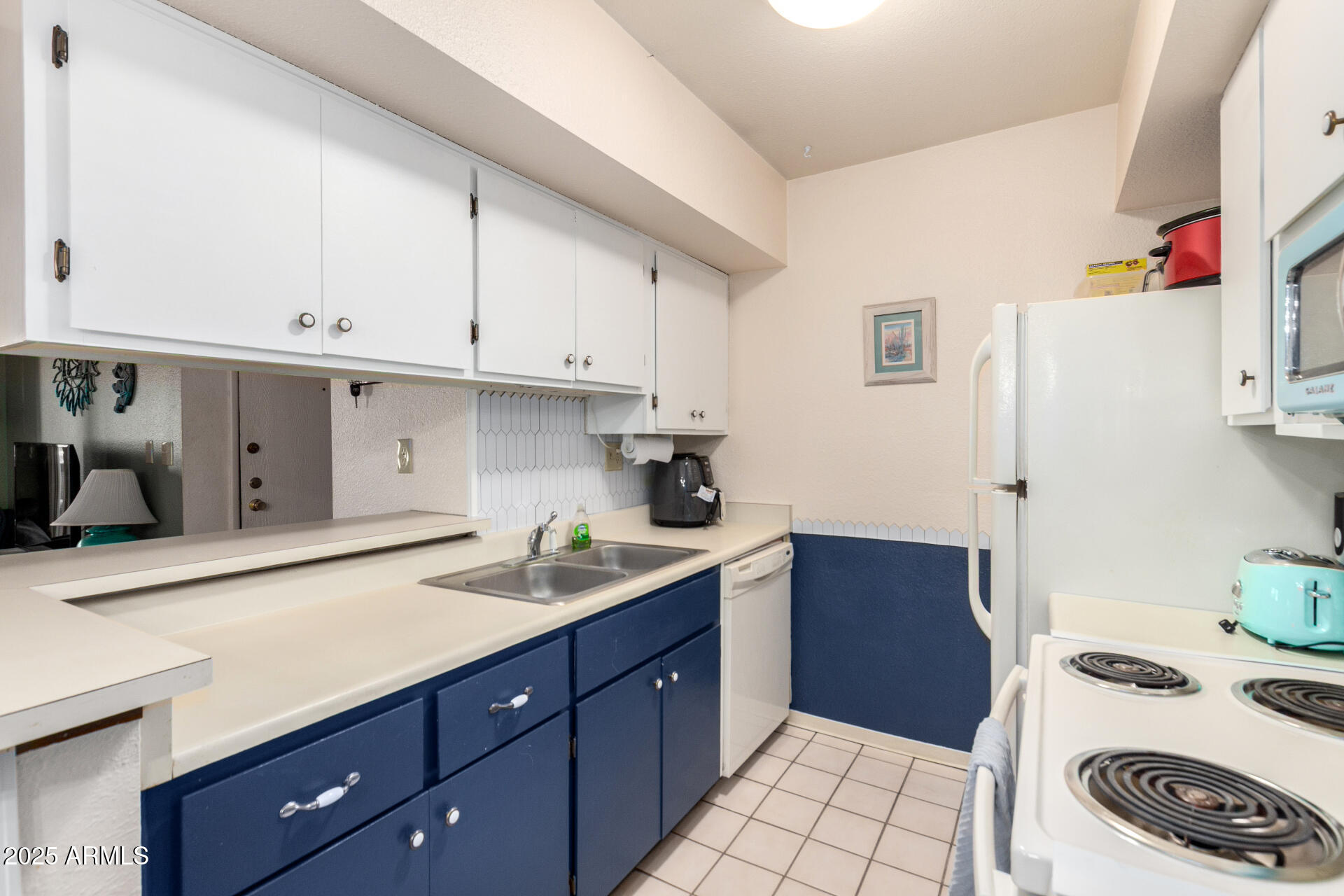 4554 E PARADISE VILLAGE Parkway N, 210