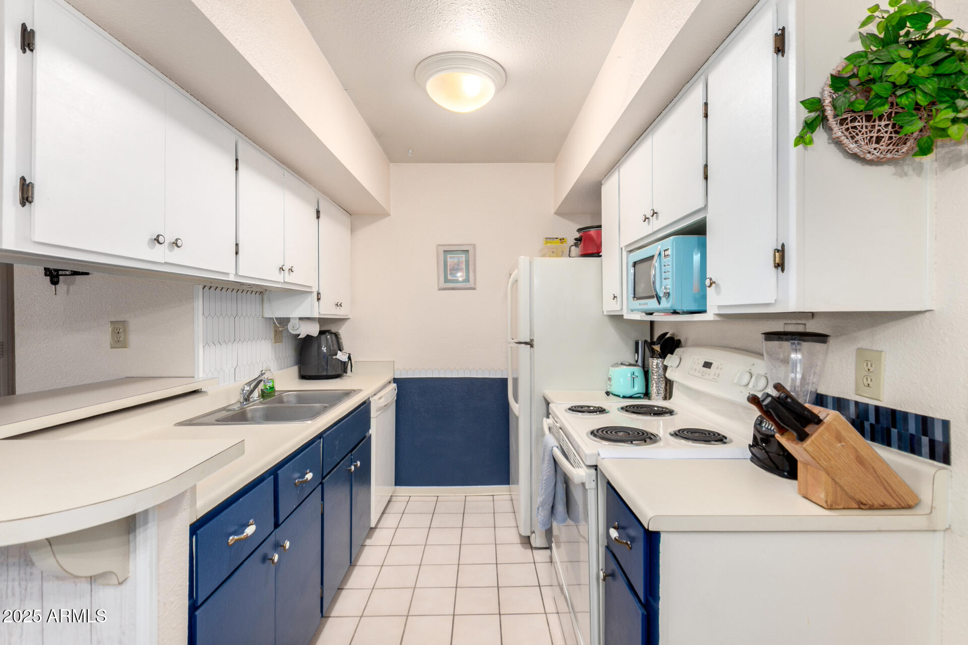 4554 E PARADISE VILLAGE Parkway N, 210