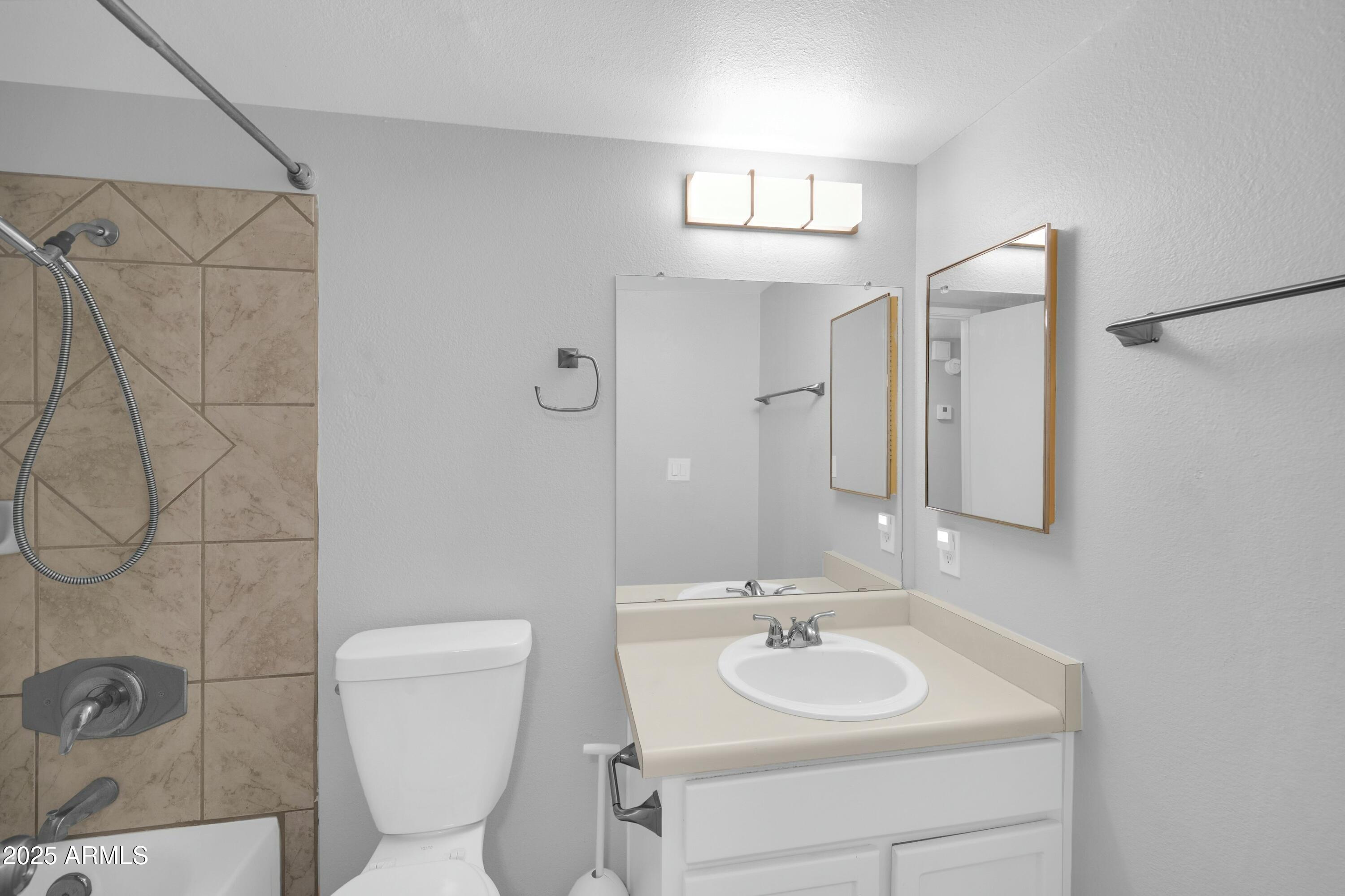 2228 E CAMPBELL Avenue E, 234