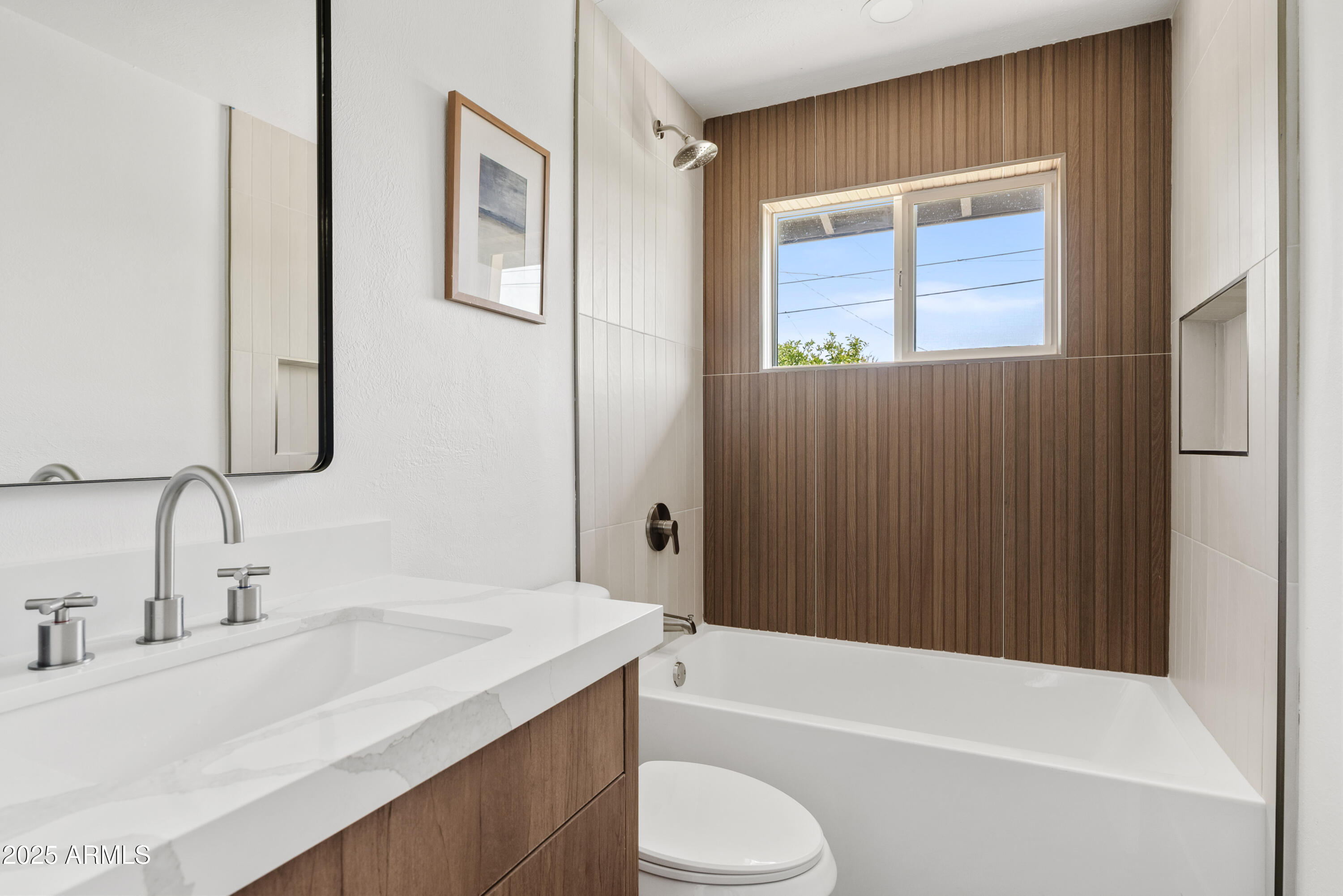 209 E MCKINLEY Street