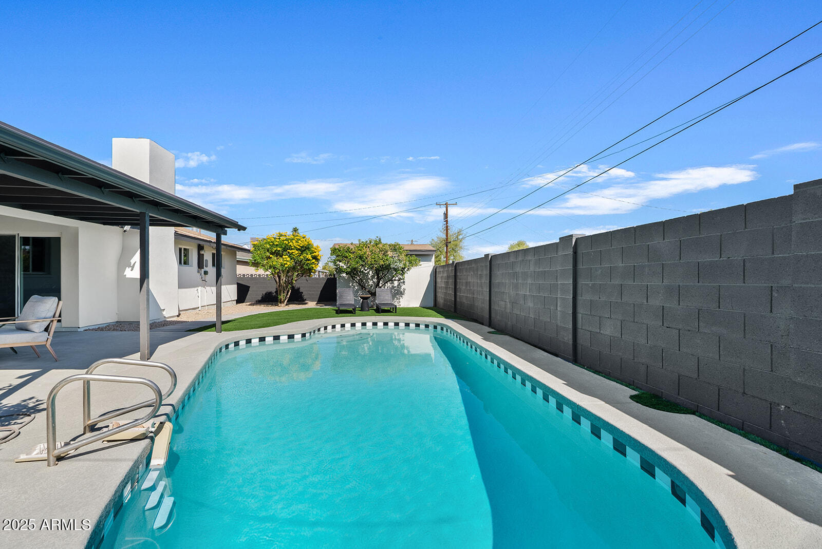 209 E MCKINLEY Street