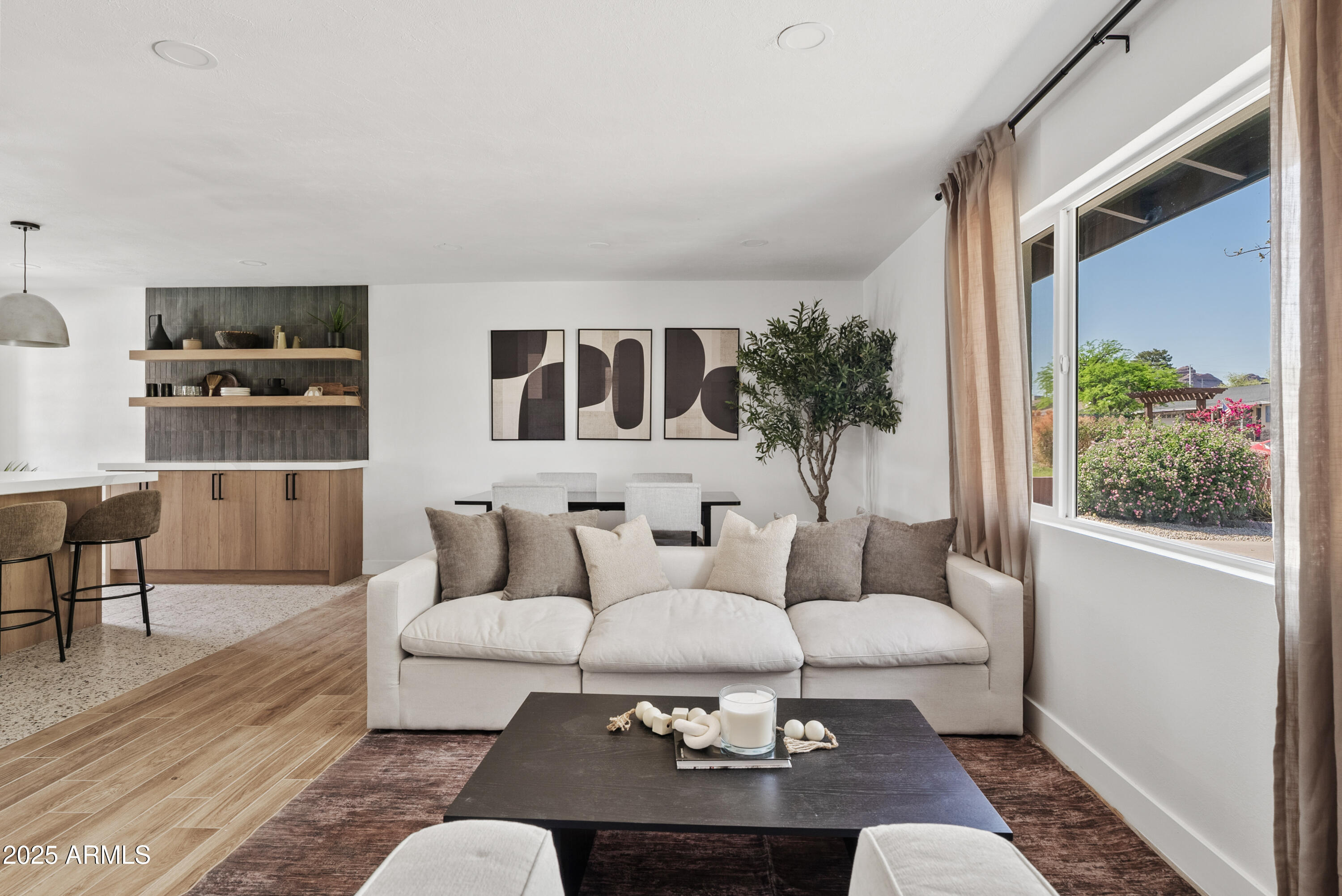 209 E MCKINLEY Street