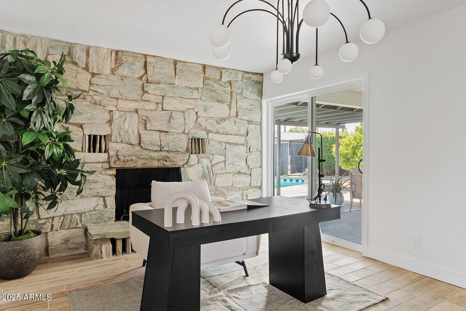 209 E MCKINLEY Street