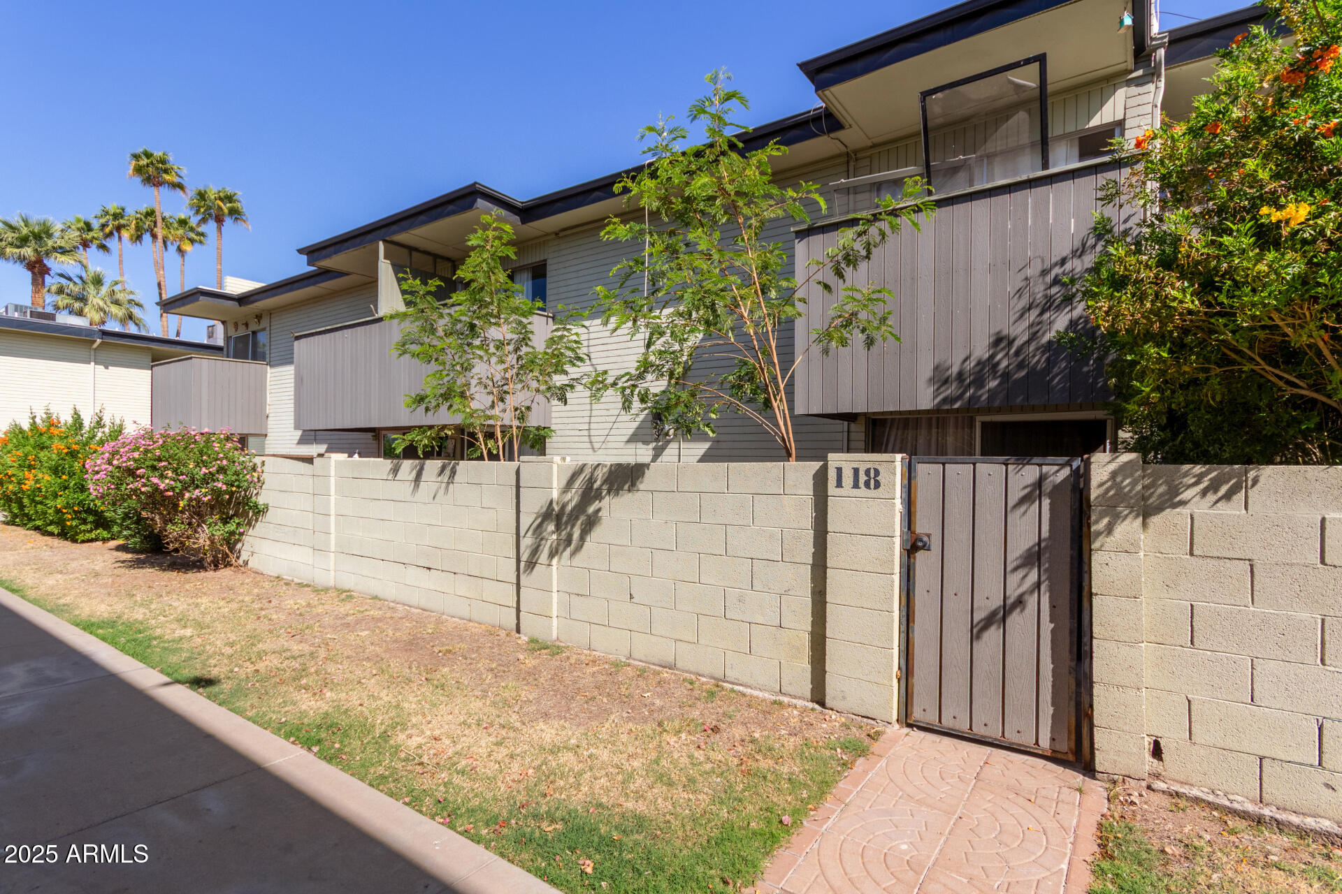 6767 N 7TH Street, 118