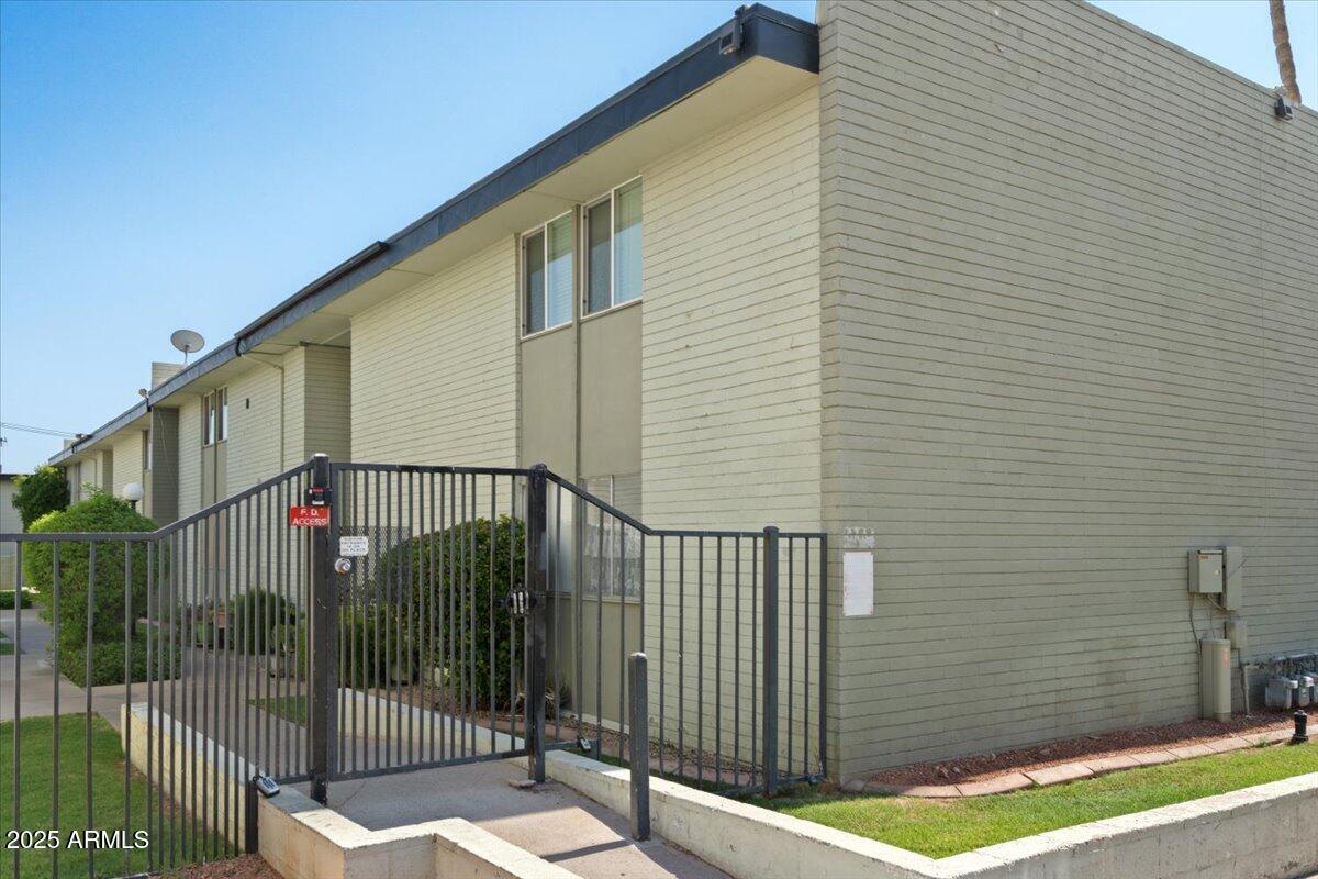 6767 N 7TH Street, 118