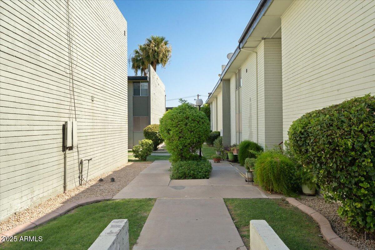 6767 N 7TH Street, 118