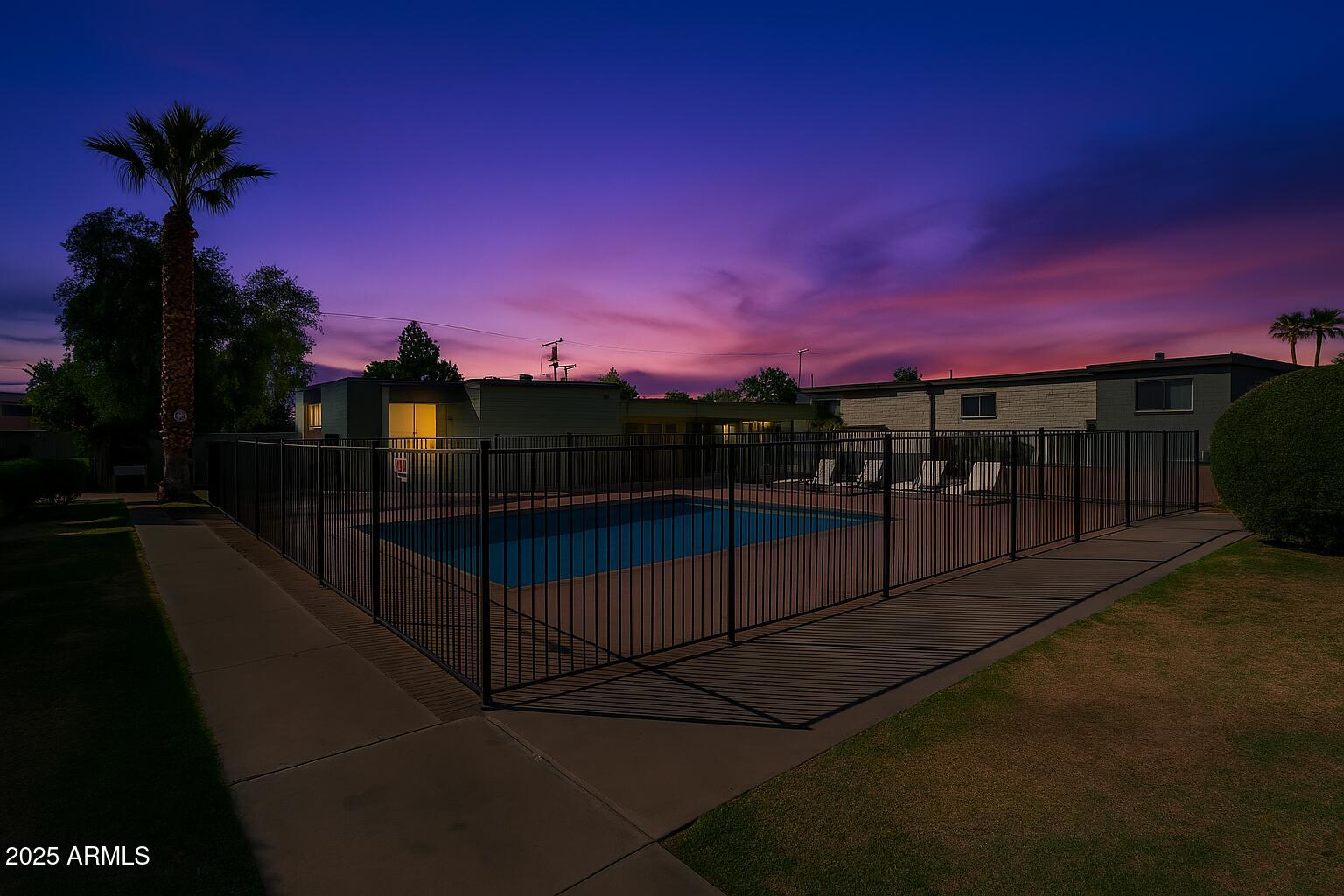 6767 N 7TH Street, 118