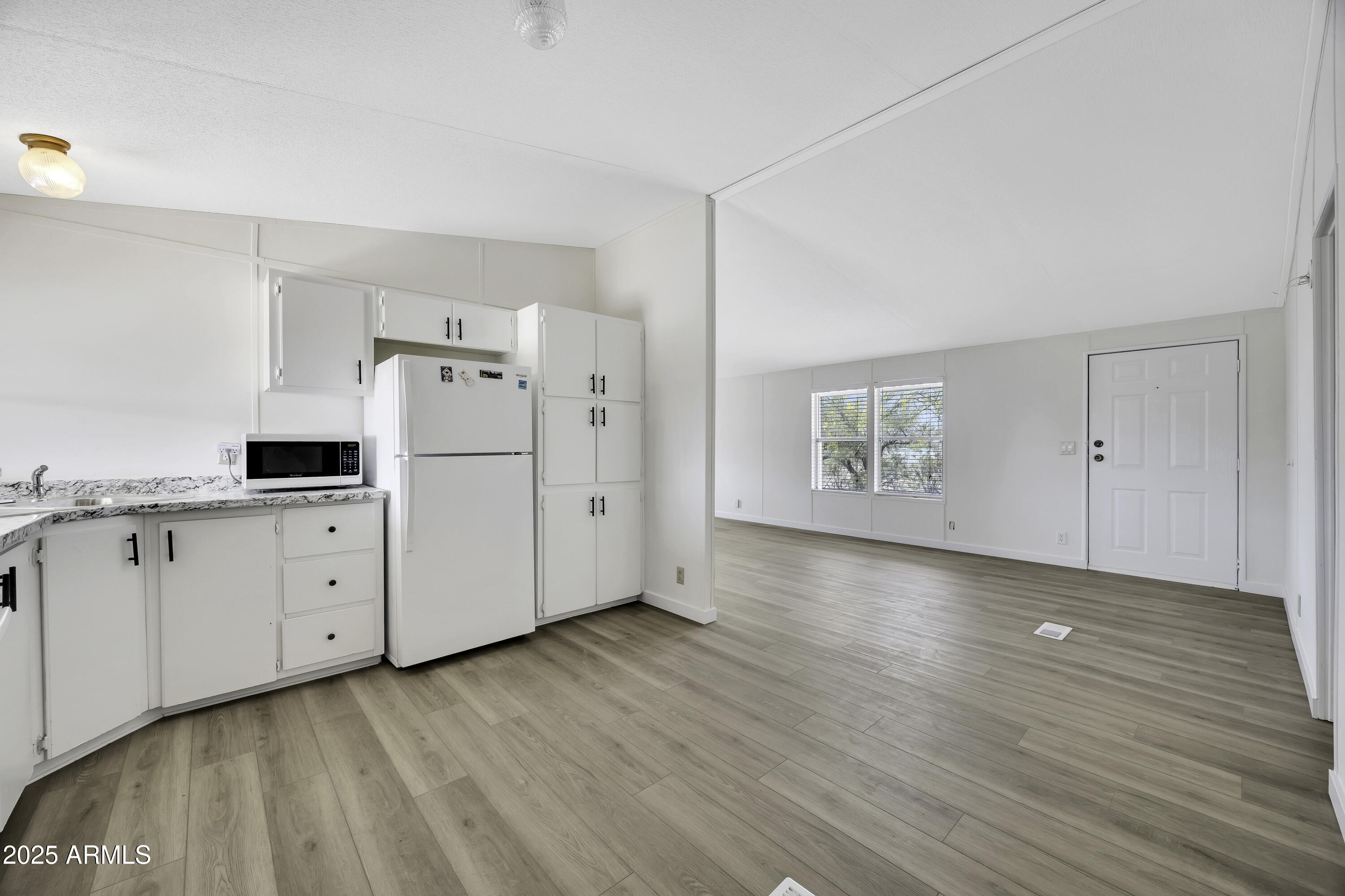 685 W ADAMSVILLE Road