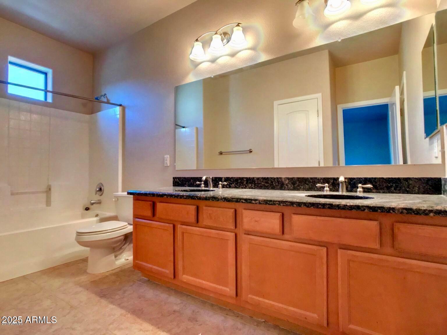 3820 E MCDOWELL Road, 102