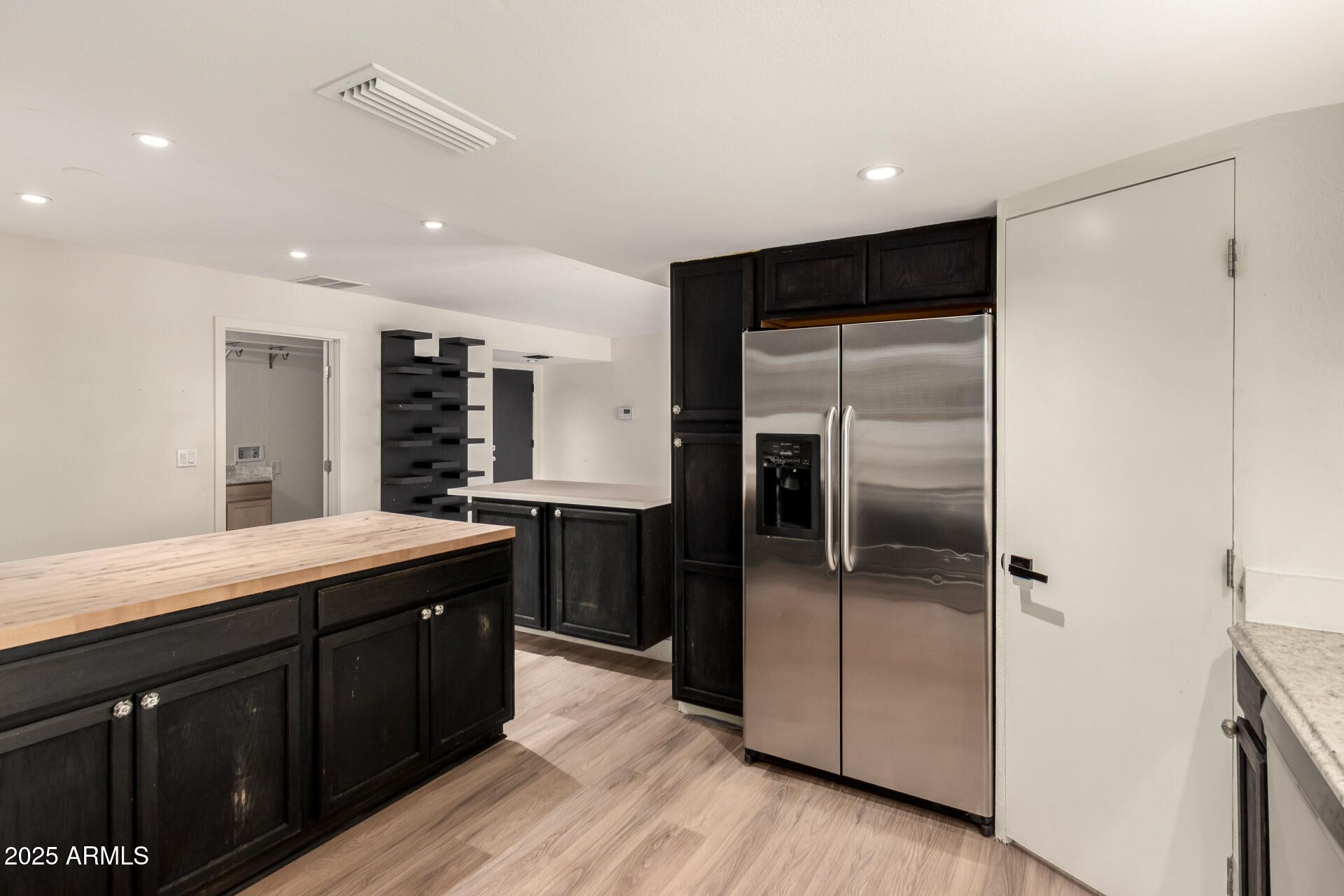 5253 W LUPINE Avenue