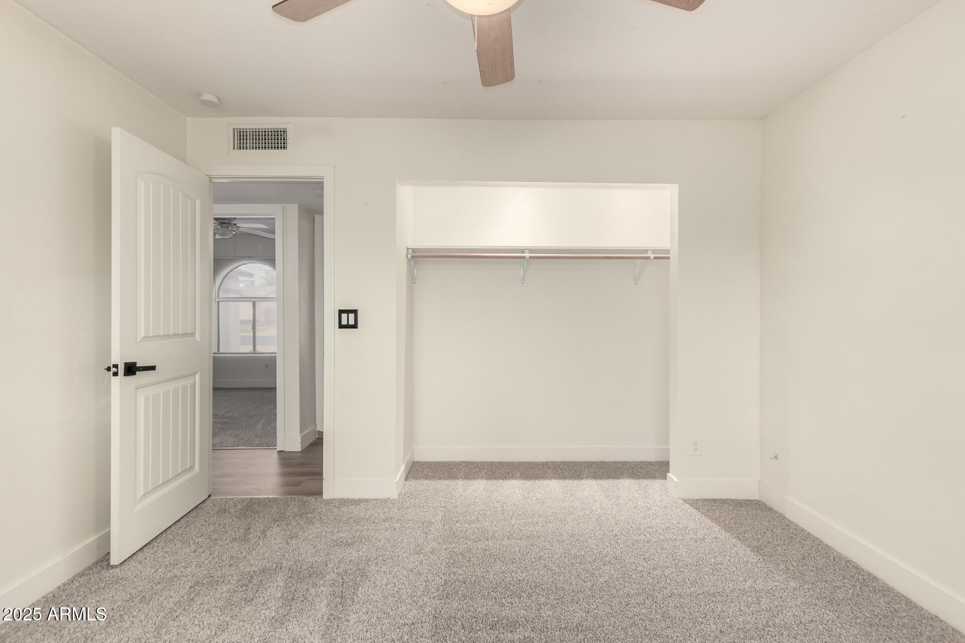 5253 W LUPINE Avenue