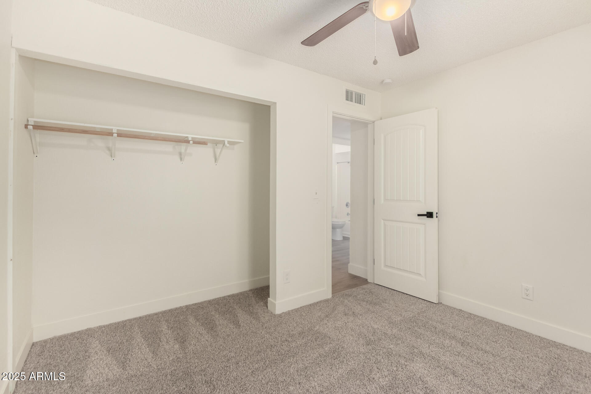 5253 W LUPINE Avenue