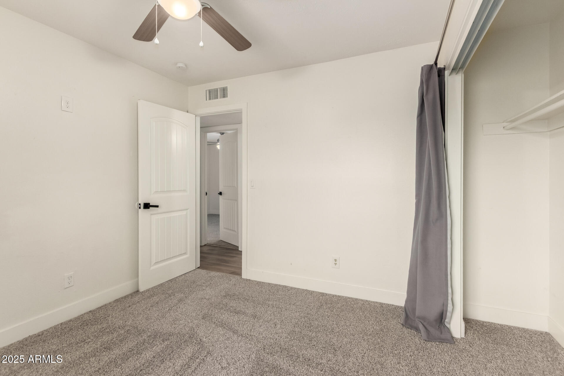 5253 W LUPINE Avenue