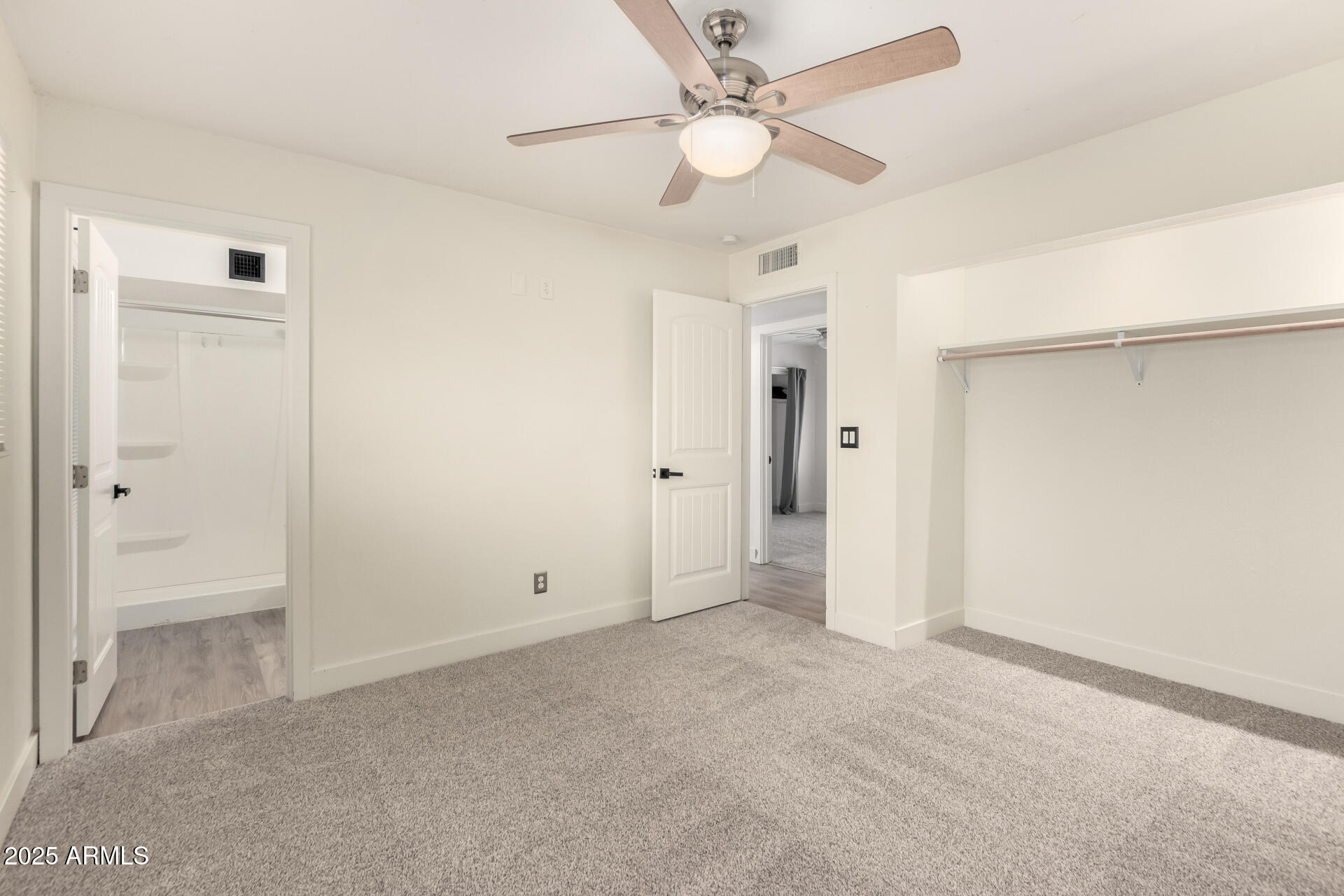 5253 W LUPINE Avenue