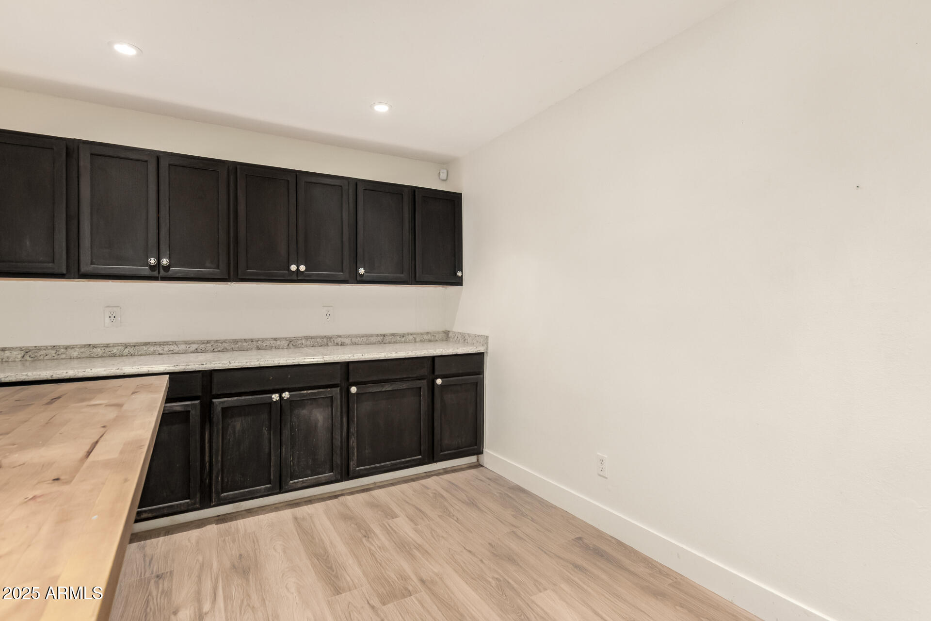 5253 W LUPINE Avenue