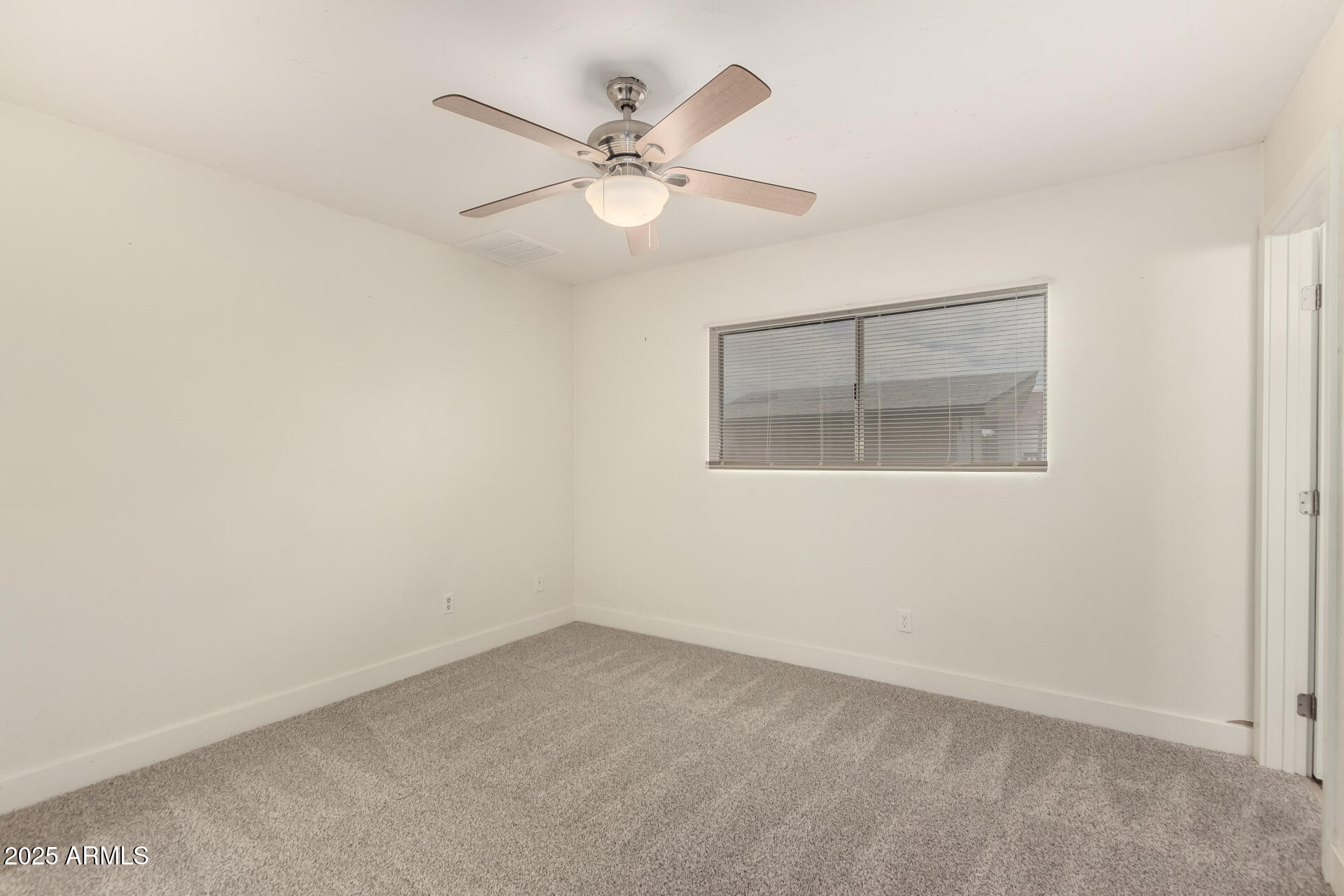 5253 W LUPINE Avenue