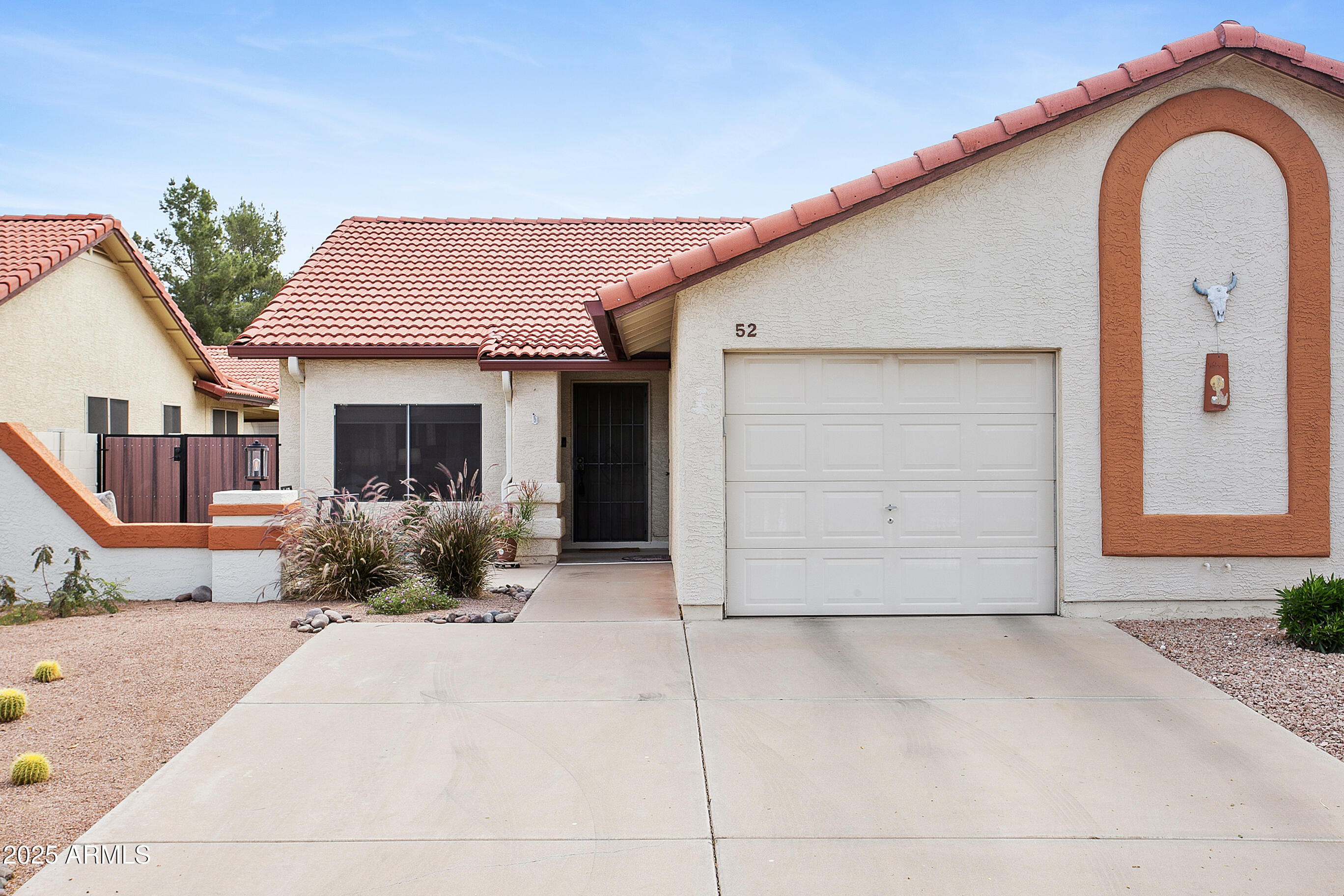 542 S HIGLEY Road, 52