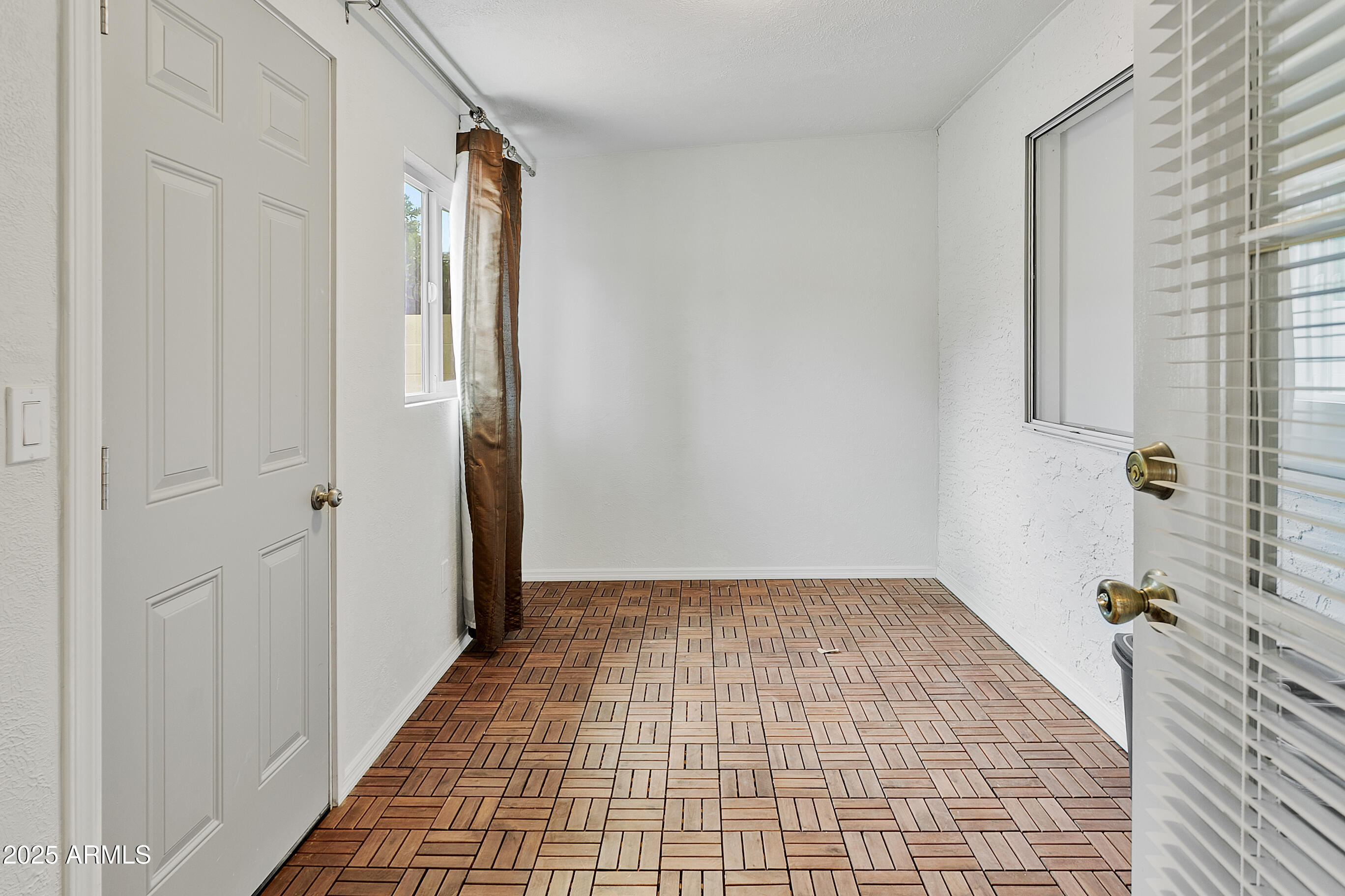 542 S HIGLEY Road, 52