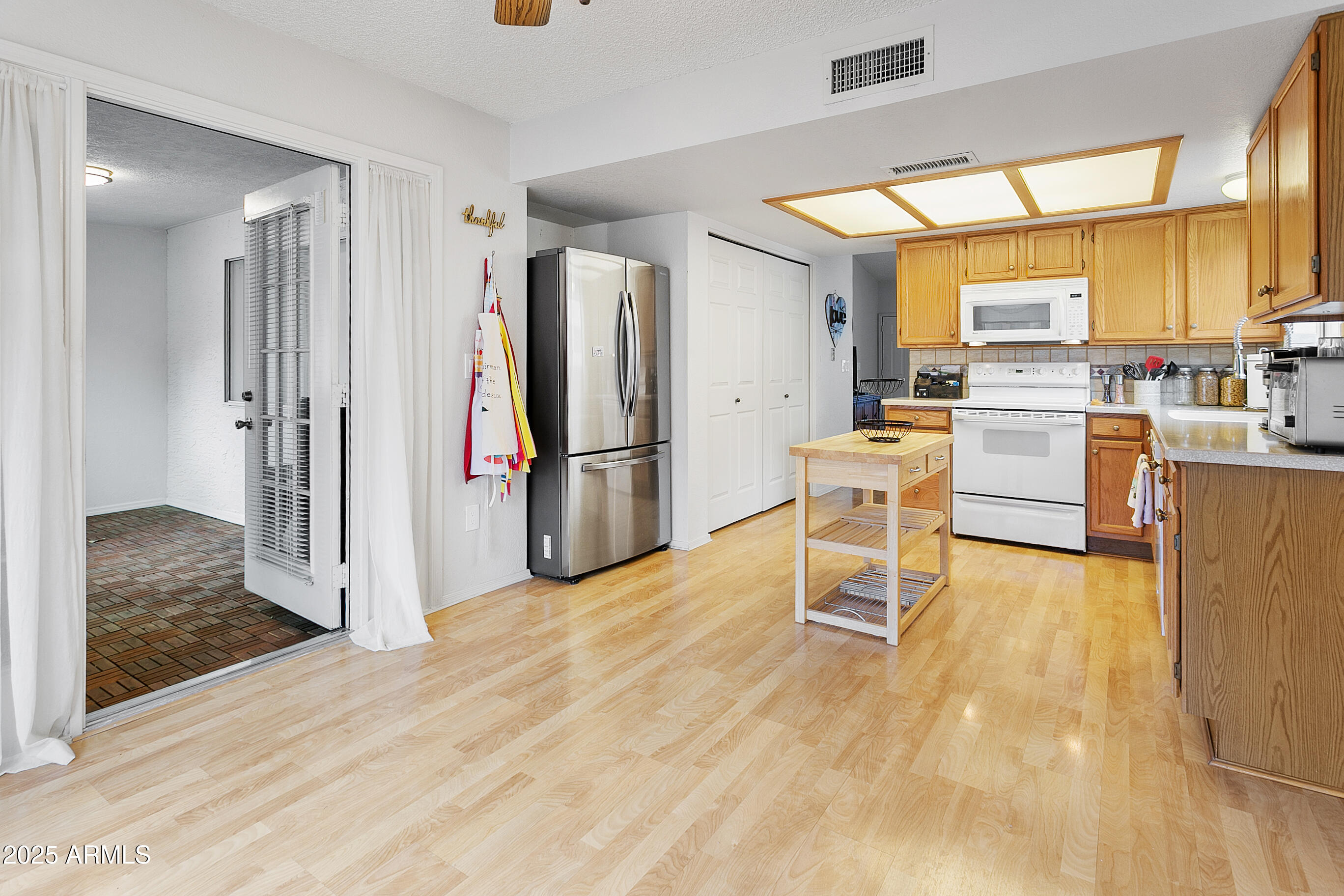 542 S HIGLEY Road, 52