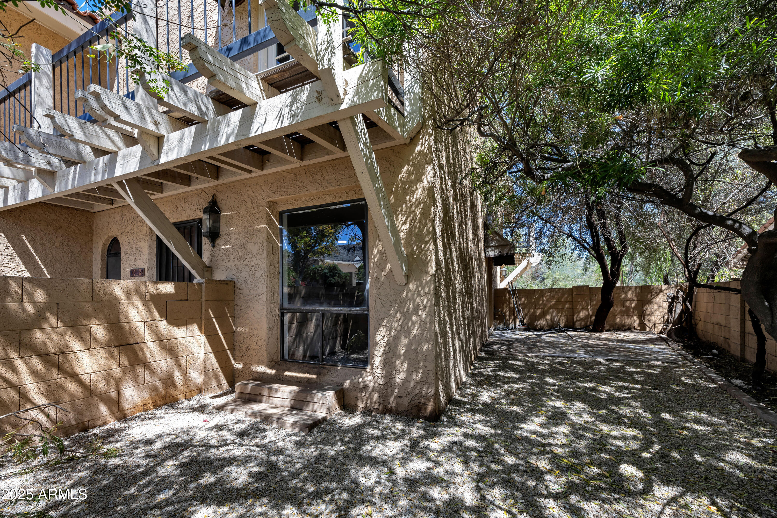 10419 N 10TH Place, 2