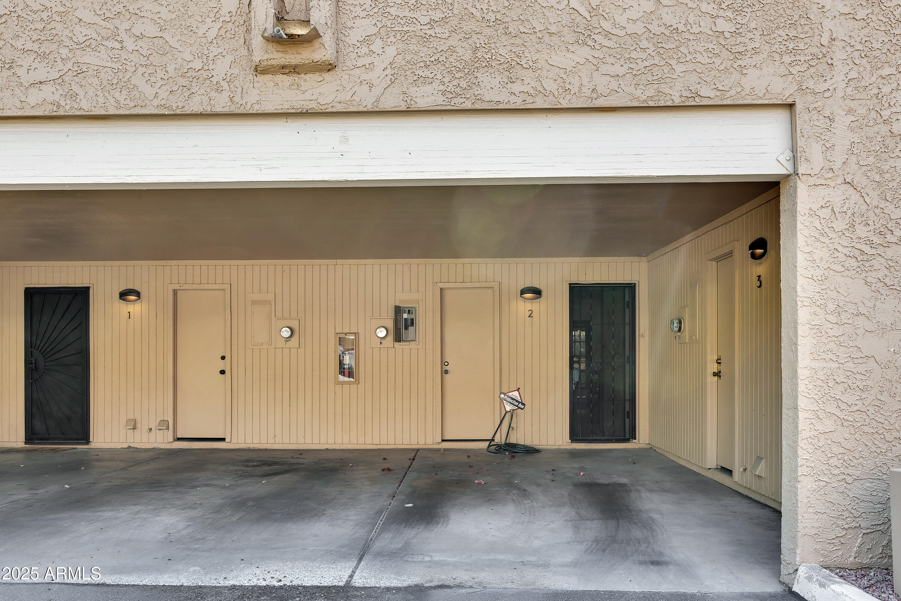 10419 N 10TH Place, 2