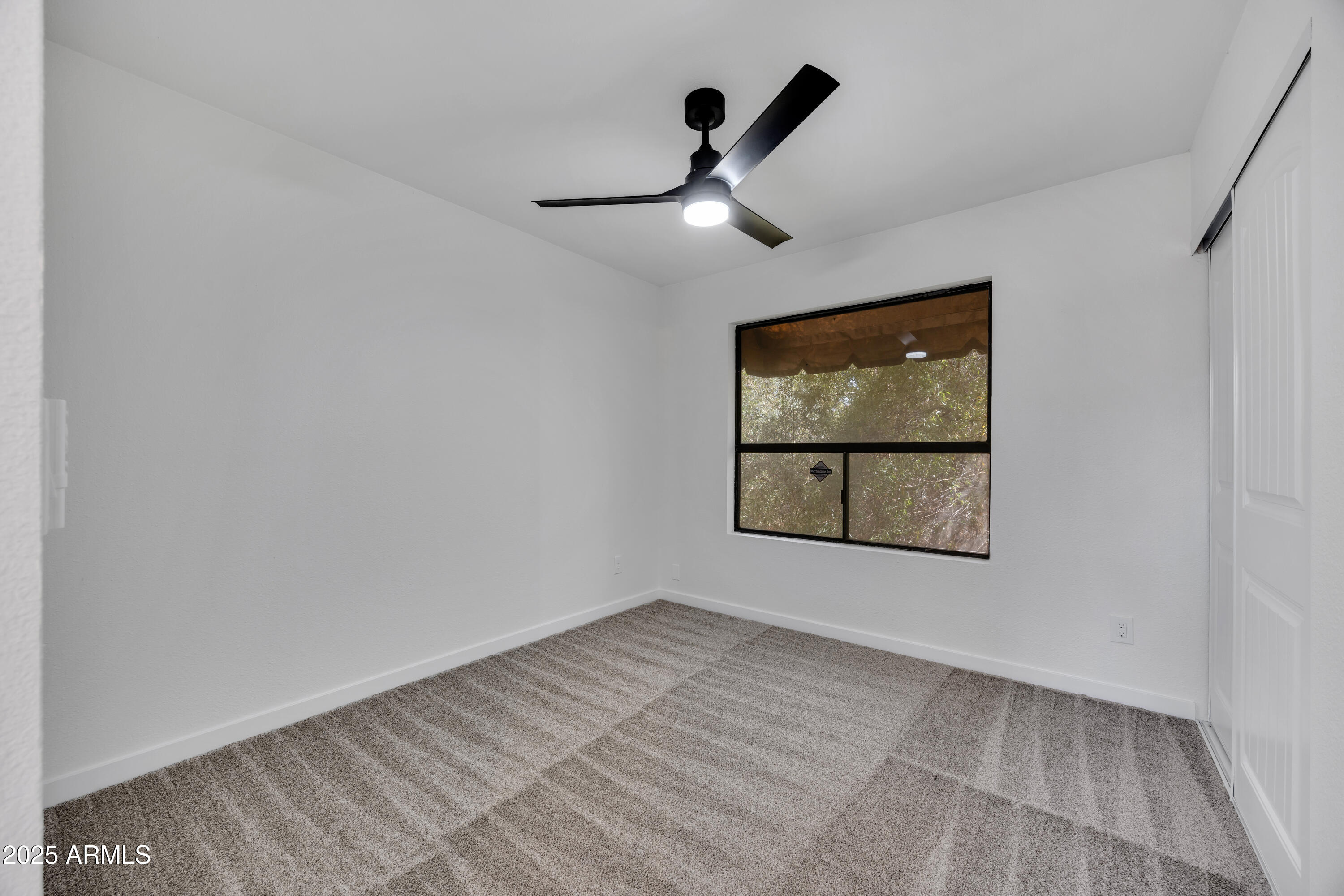 10419 N 10TH Place, 2