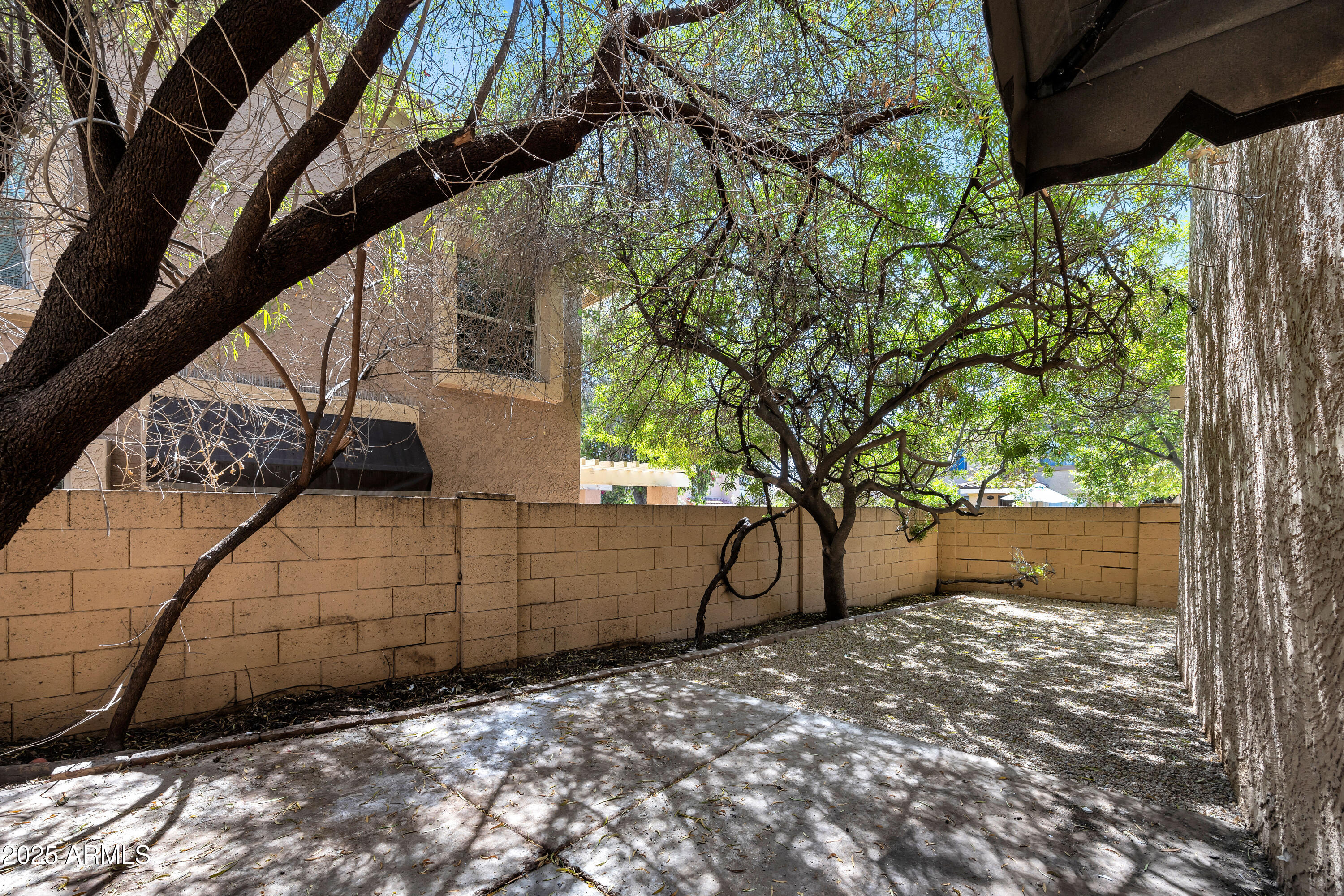 10419 N 10TH Place, 2