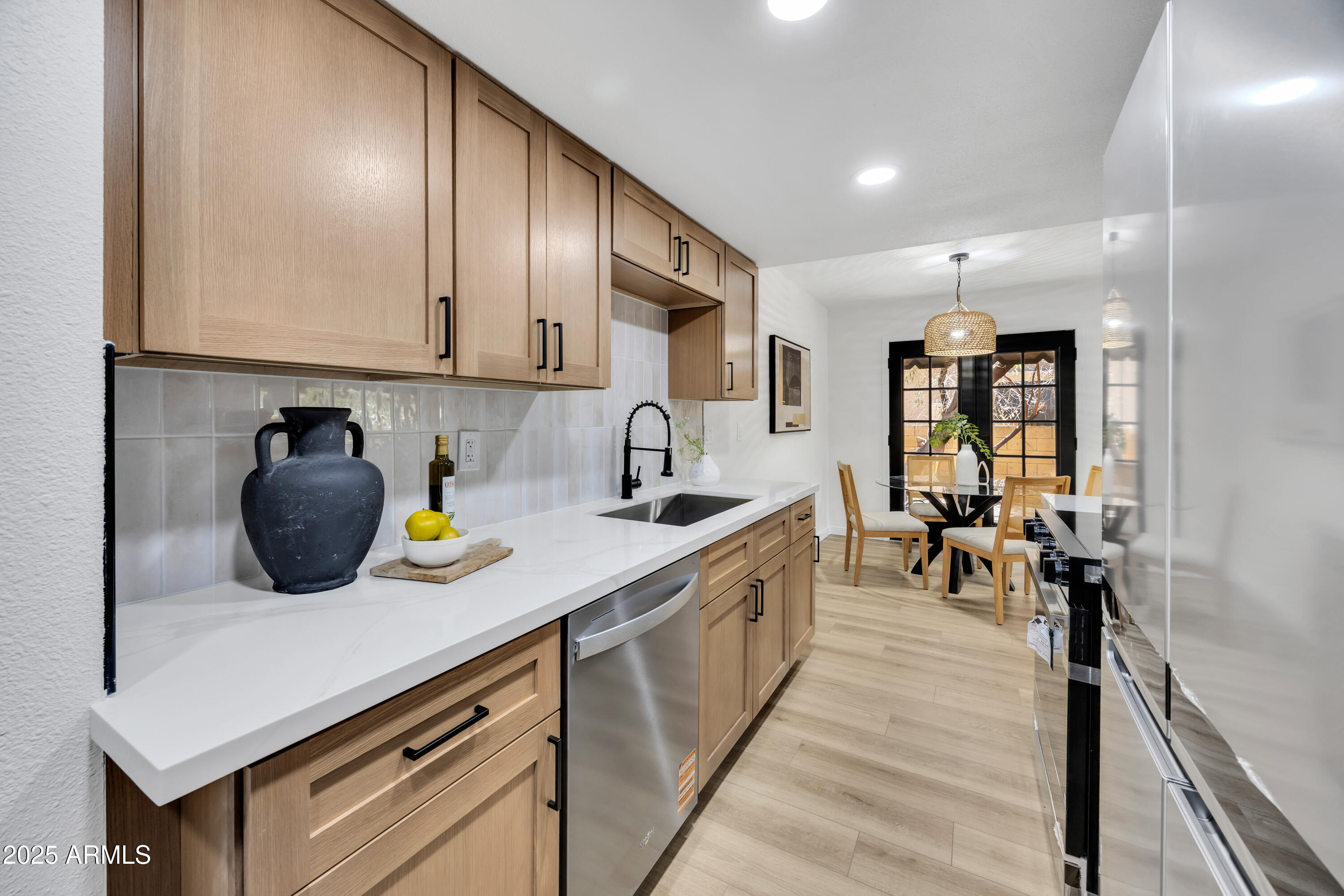 10419 N 10TH Place, 2