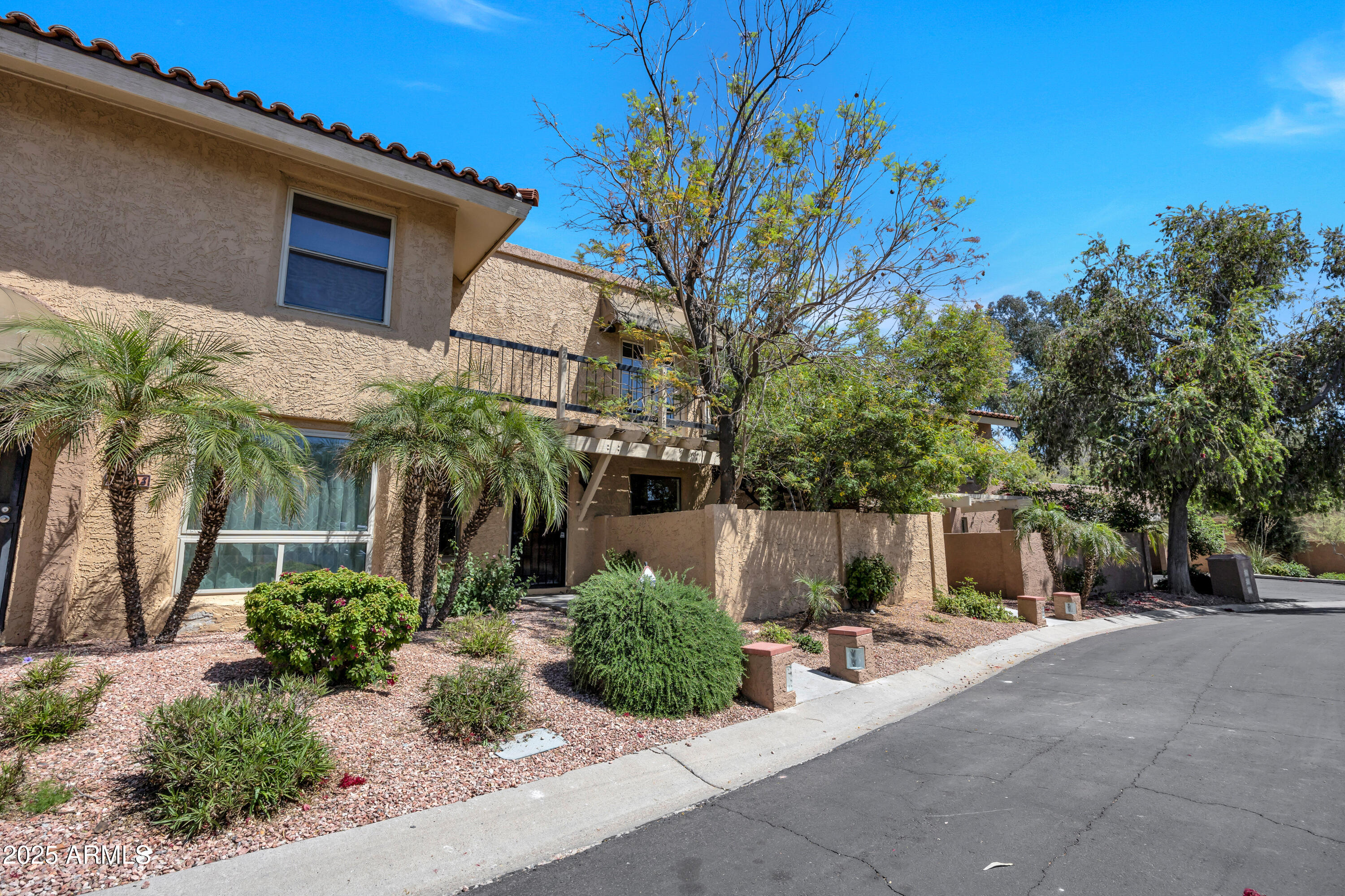 10419 N 10TH Place, 2