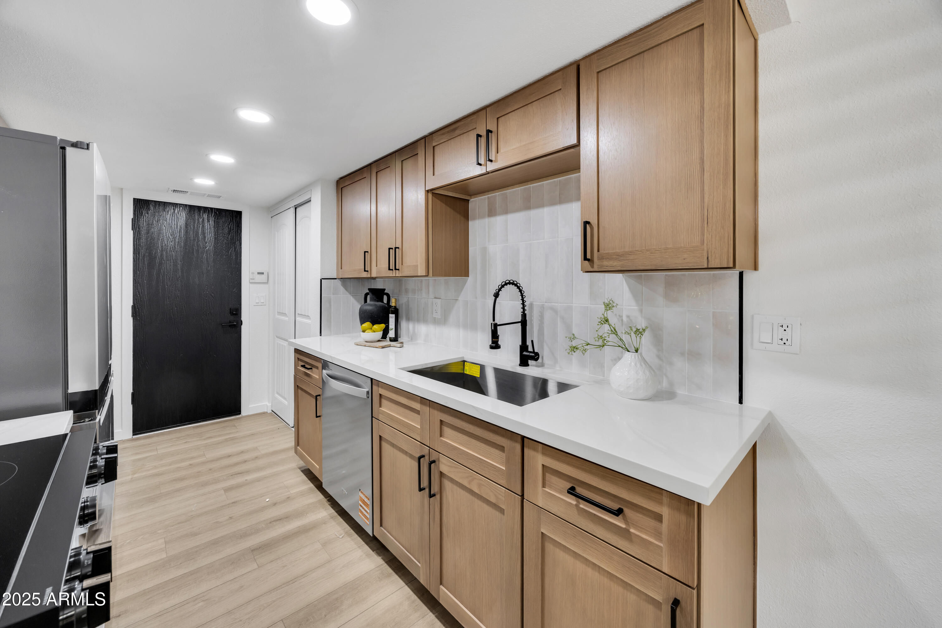 10419 N 10TH Place, 2