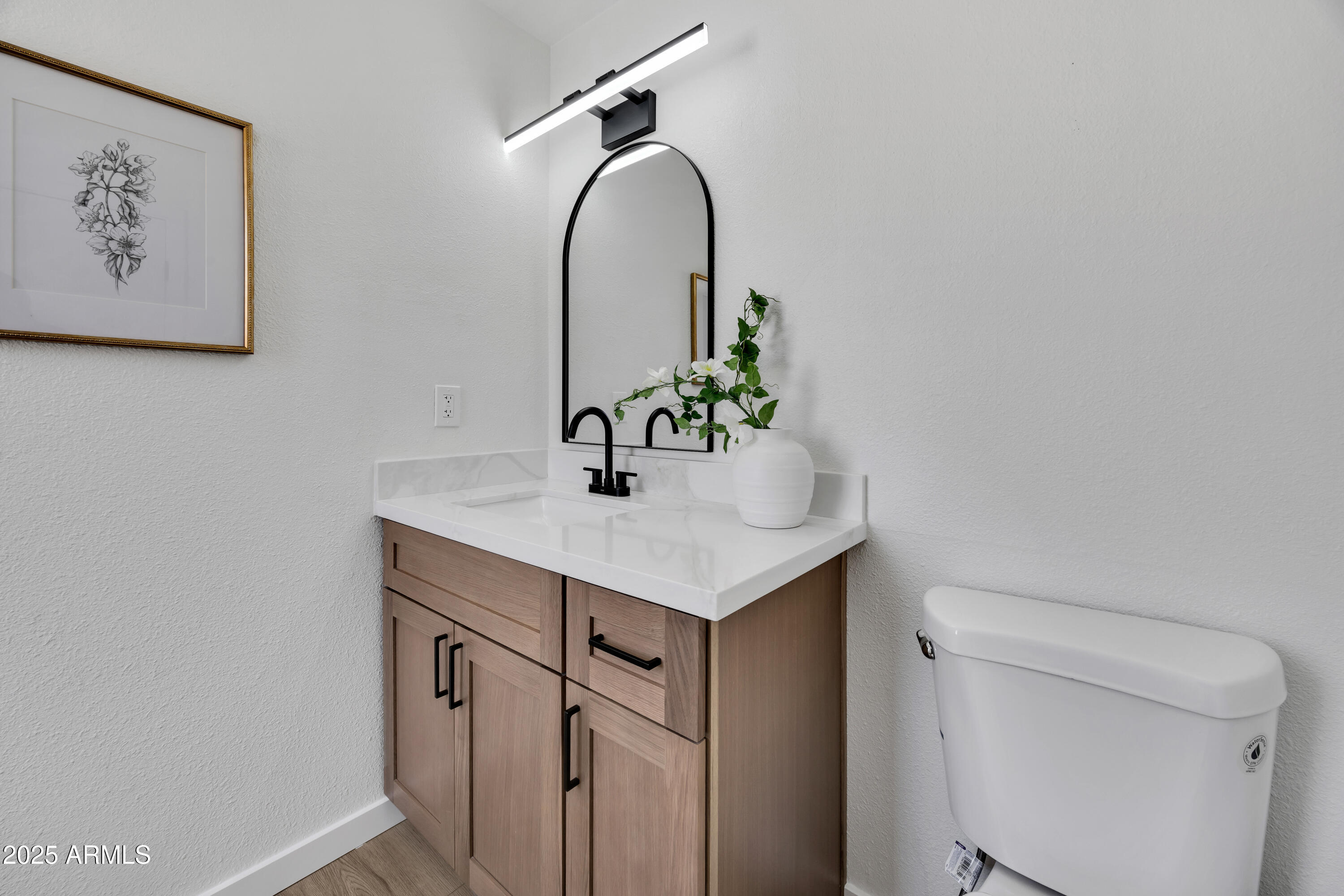 10419 N 10TH Place, 2