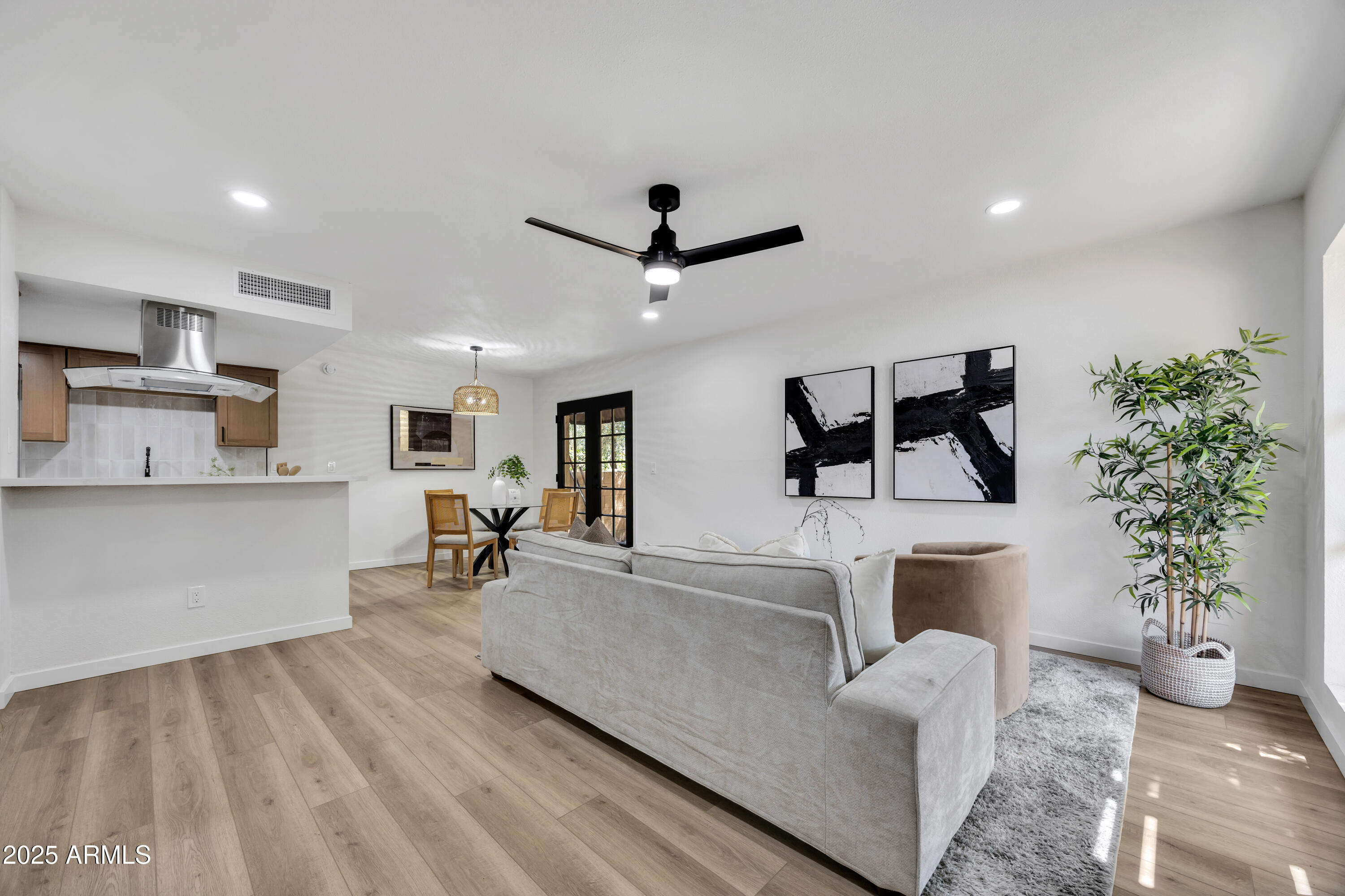 10419 N 10TH Place, 2