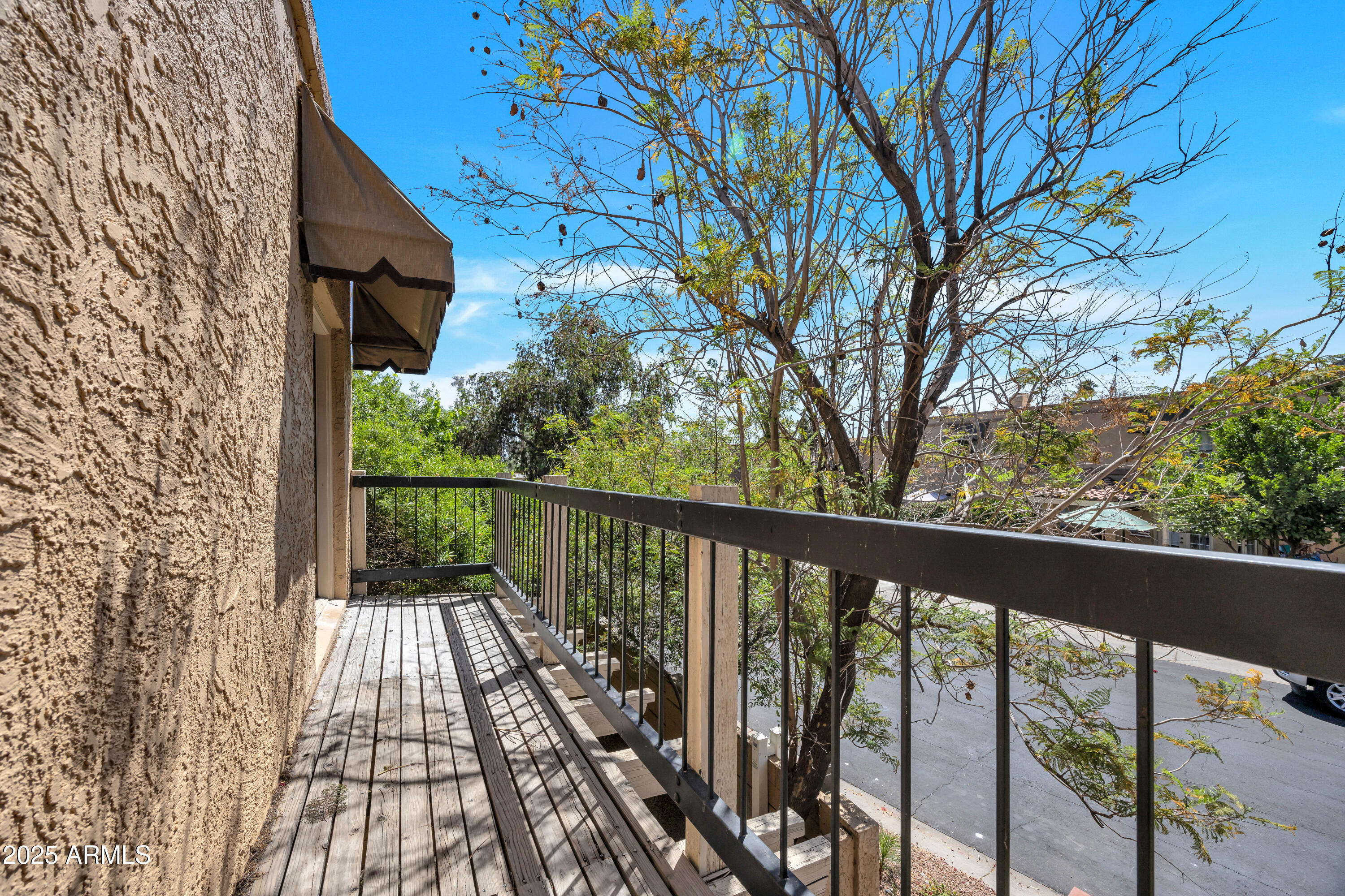 10419 N 10TH Place, 2