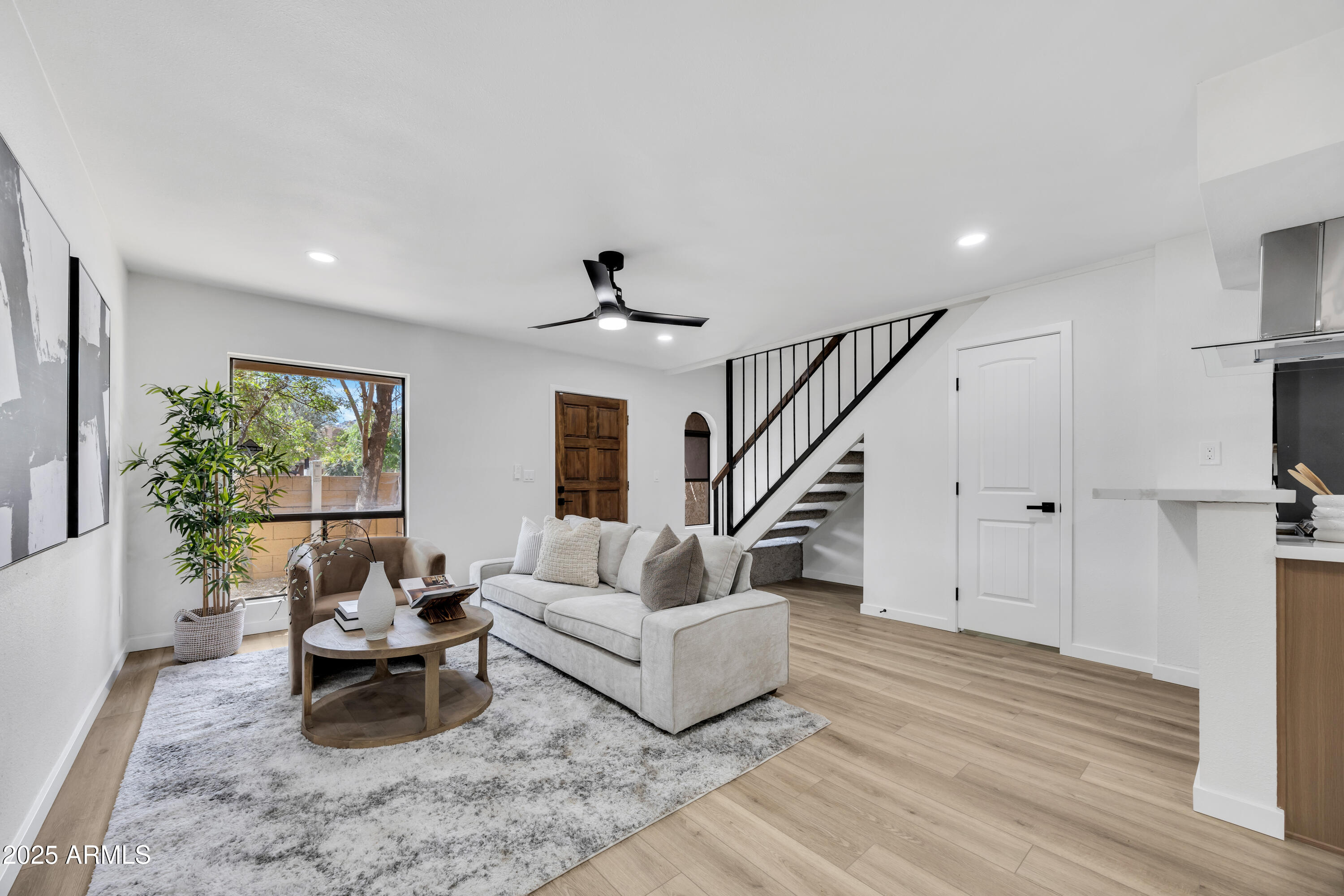 10419 N 10TH Place, 2