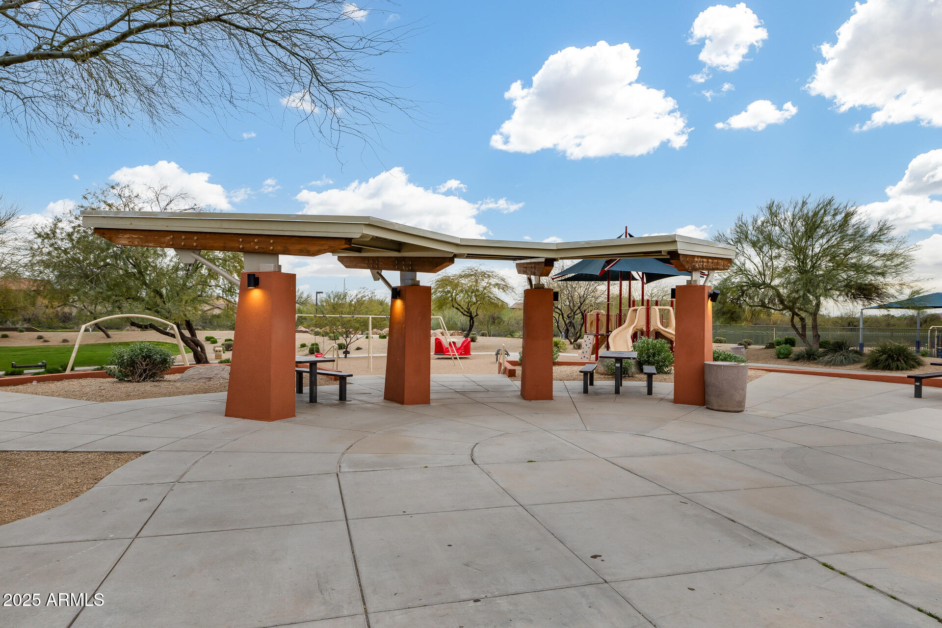 3983 E CAT BALUE Drive