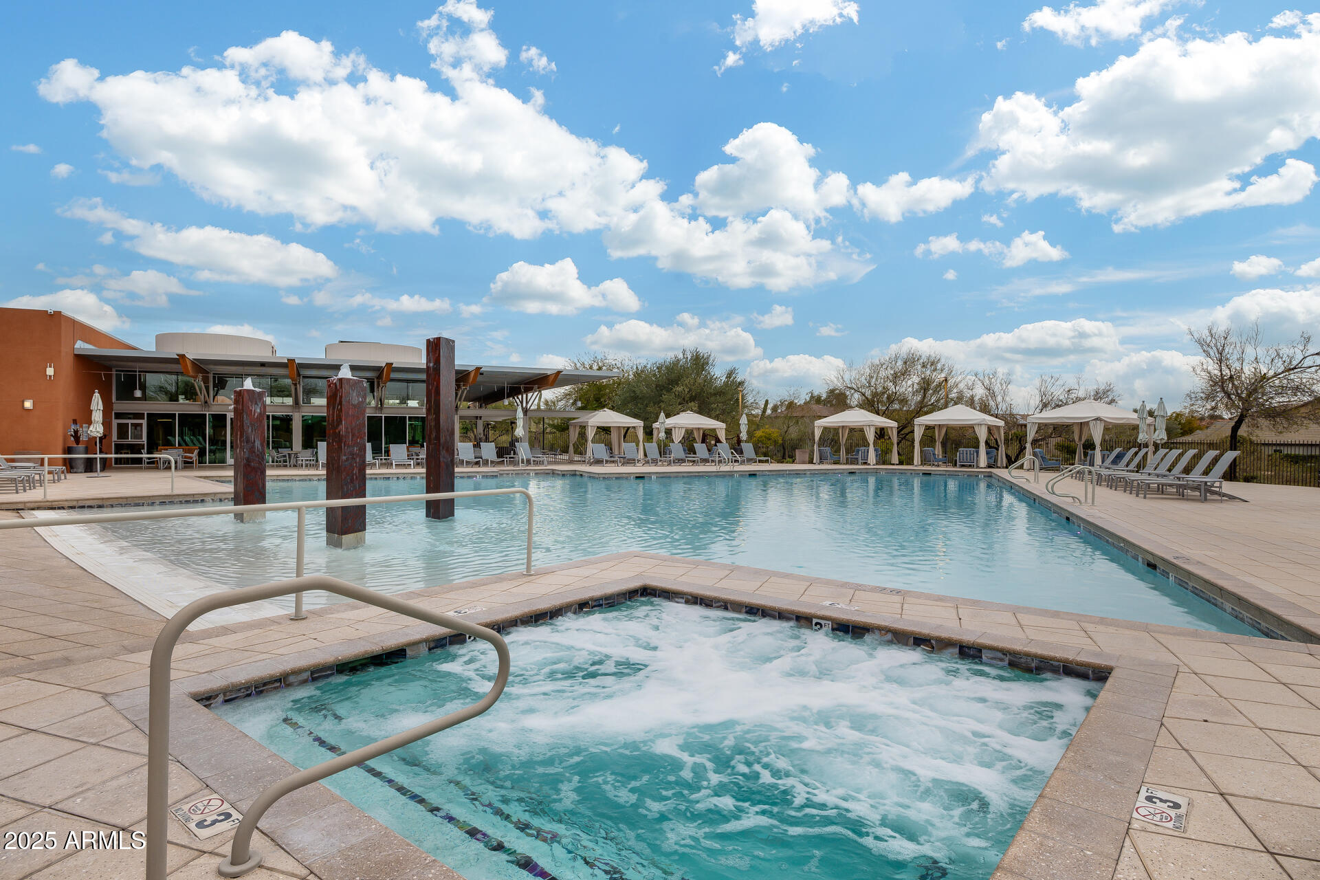 3983 E CAT BALUE Drive