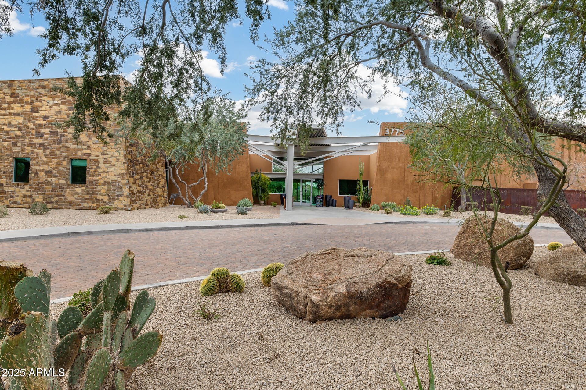 3983 E CAT BALUE Drive