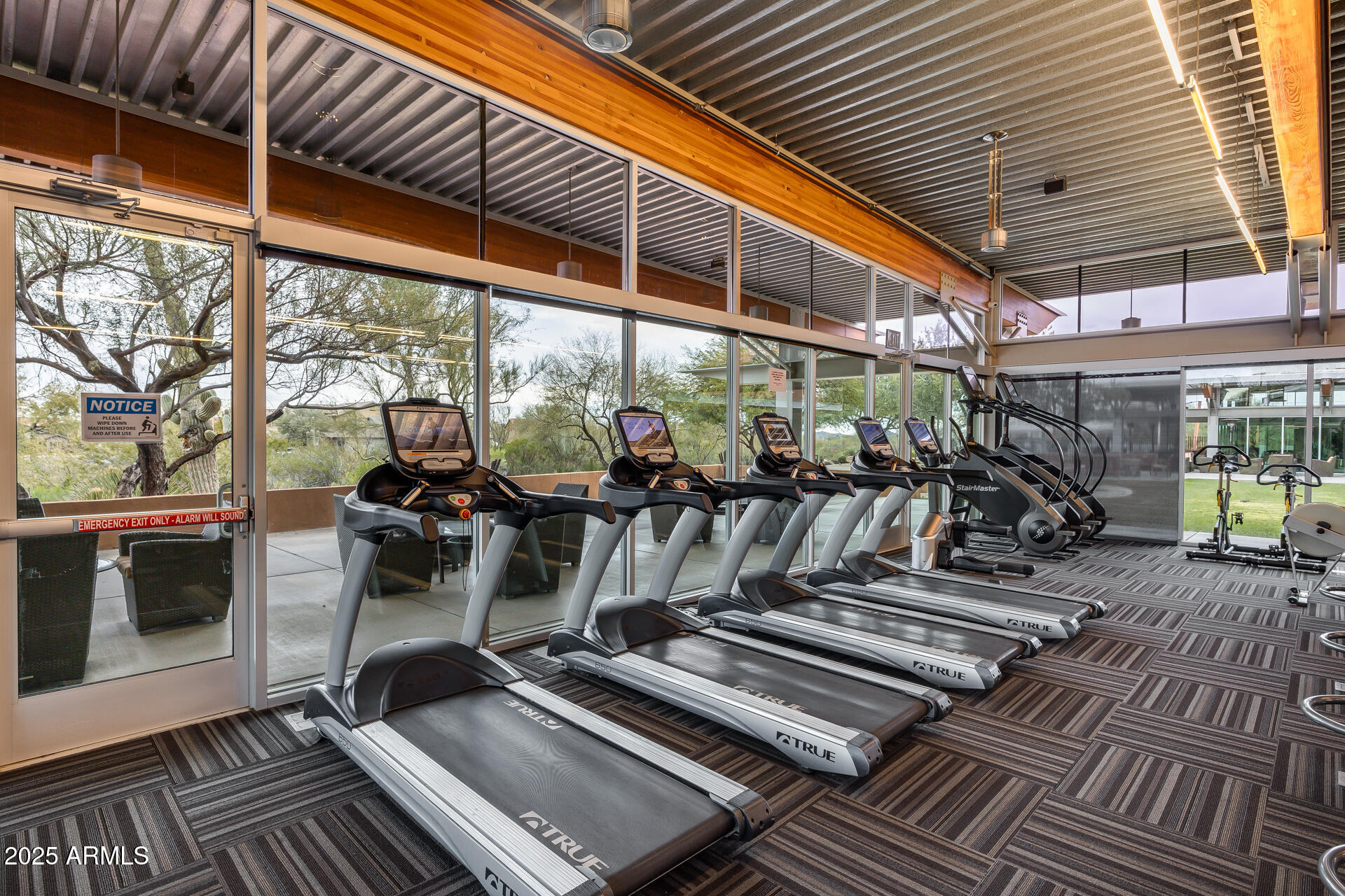 3983 E CAT BALUE Drive